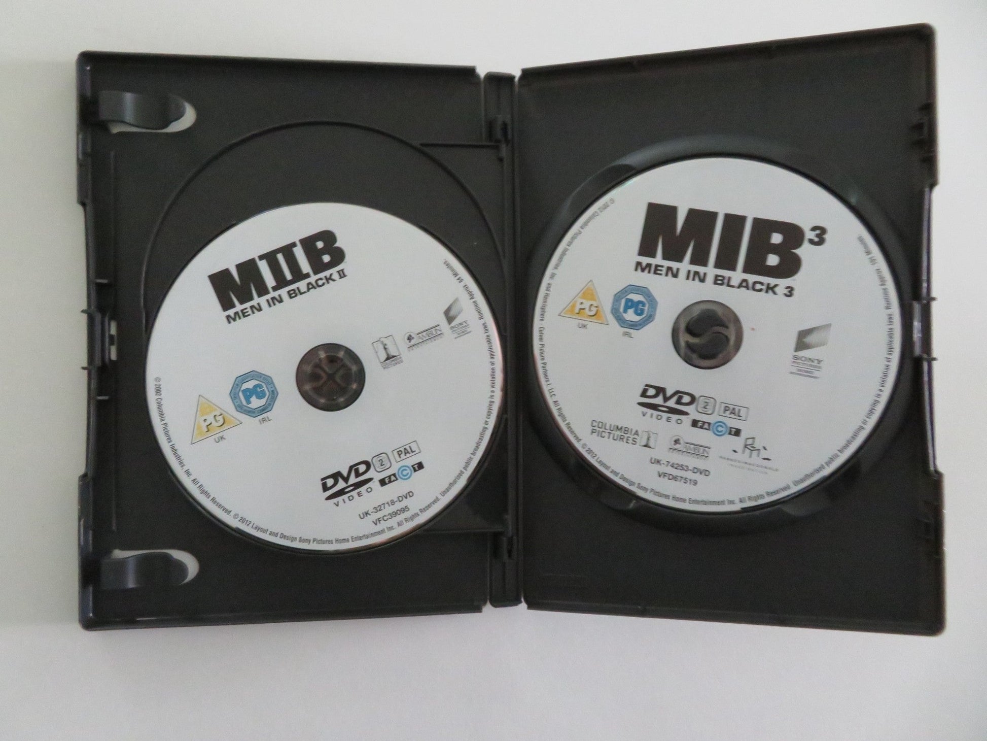 MIB TRILOGY - MEN IN BLACK I, II and III (DVD) TOMMY LEE JONES 1997 REGION 2 Movie posters