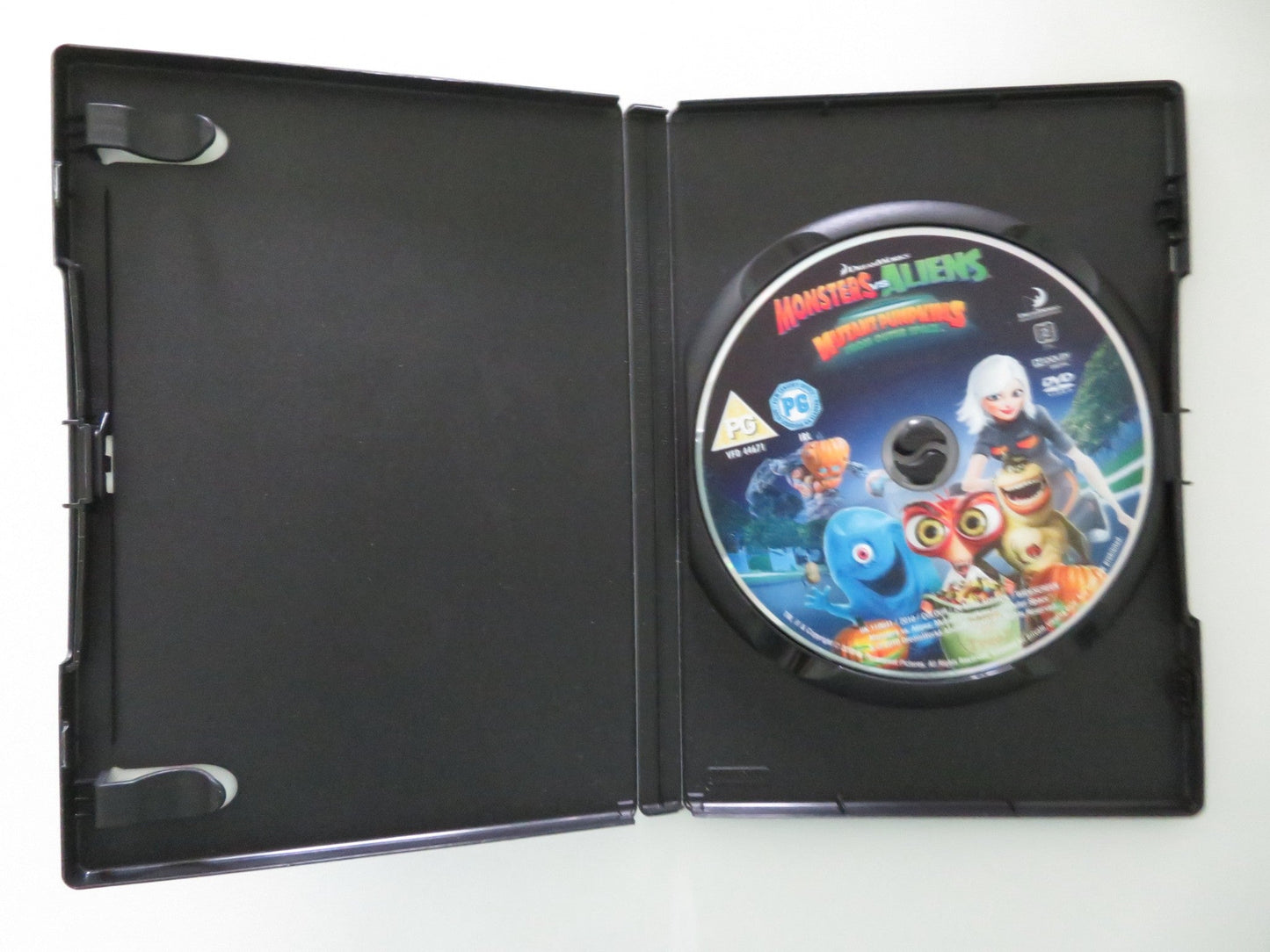 Monsters vs Aliens: Mutant Pumpkins from Outer Space (DVD) 2009 Region 2 Movie posters