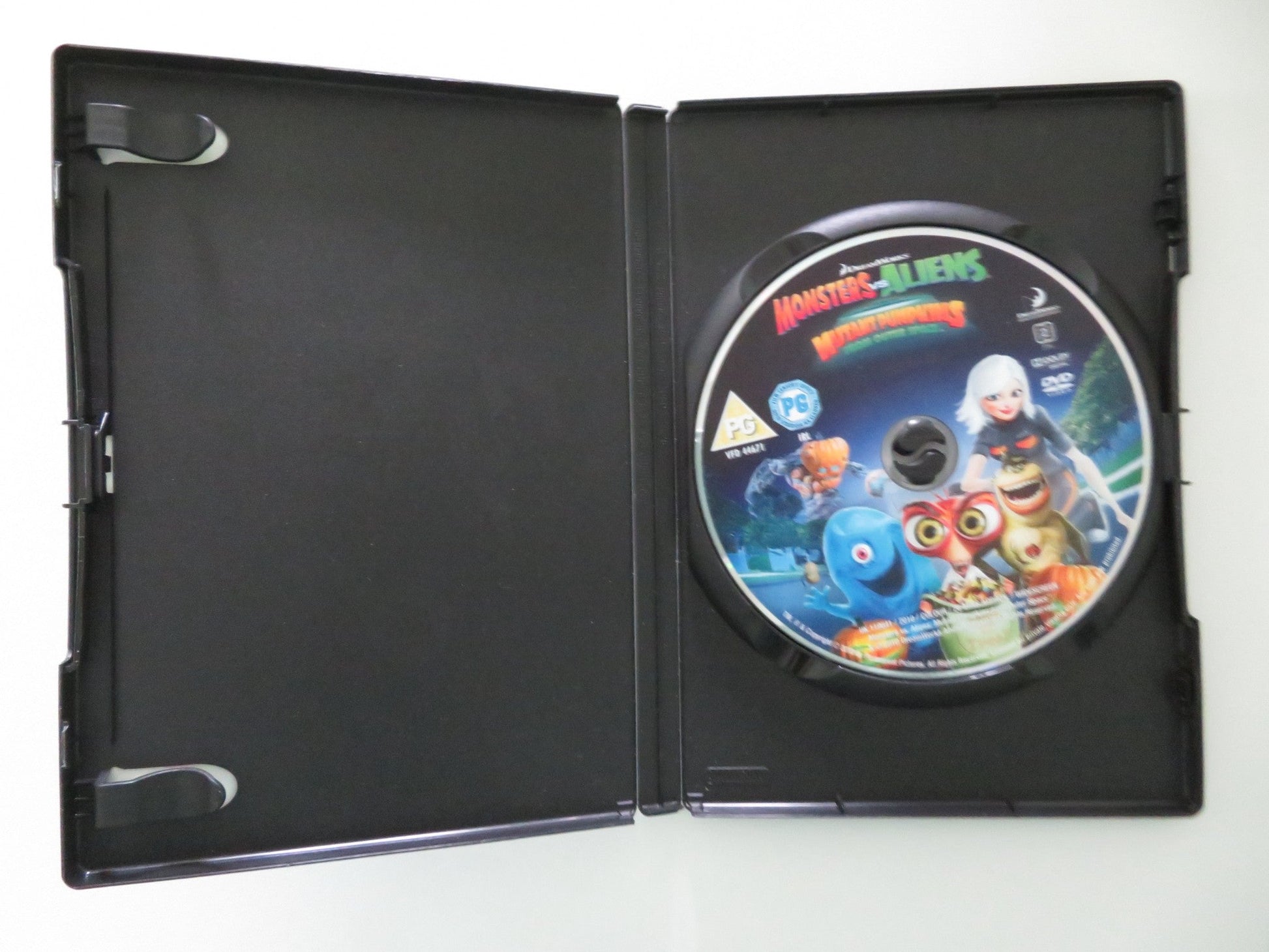 Monsters vs Aliens: Mutant Pumpkins from Outer Space (DVD) 2009 Region 2 Movie posters