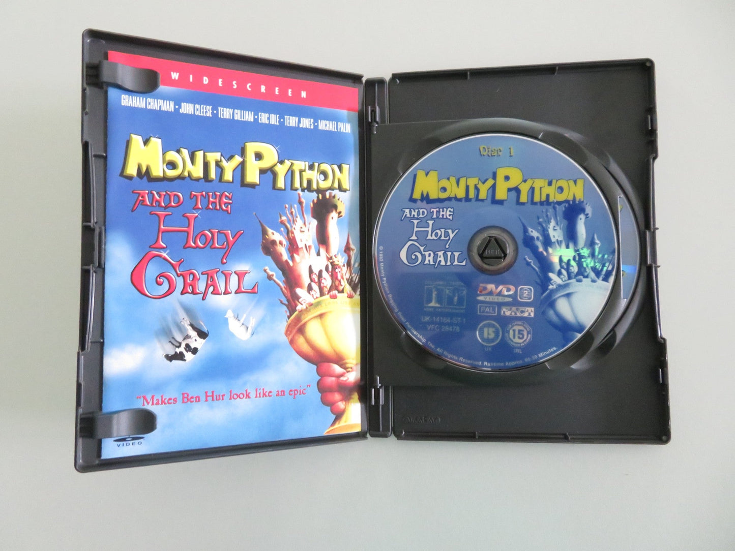 MONTY PYTHON AND THE HOLY GRAIL - FANTASTIC 2 DISC SET - B (DVD) 1975 REGION 2 Movie posters