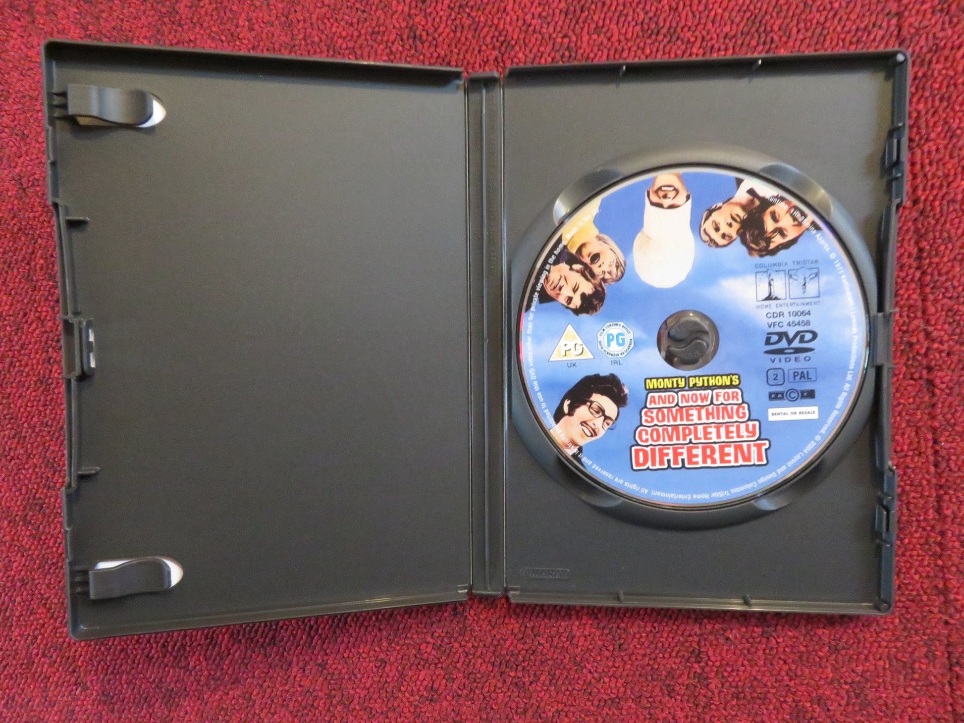 MONTY PYTHON'S AND NOW FOR SOMETHING COMPLETELY DIFFERENT (DVD) 1971 REGION 2 Rendezvous Cinema Movie posters