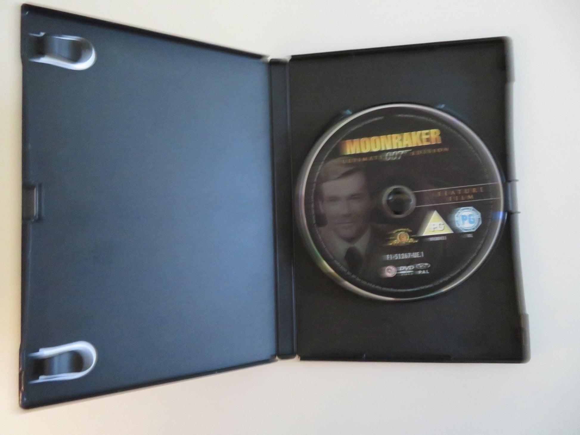 MOONRAKER (DVD) JAMES BOND 007 ROGER MOORE 1979 REGION 2 Movie posters