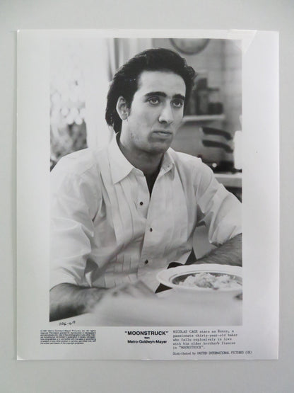 MOONSTRUCK - A MOVIE STILL PHOTO LOT OF 4 CHER NICOLAS CAGE 1987 Movie posters