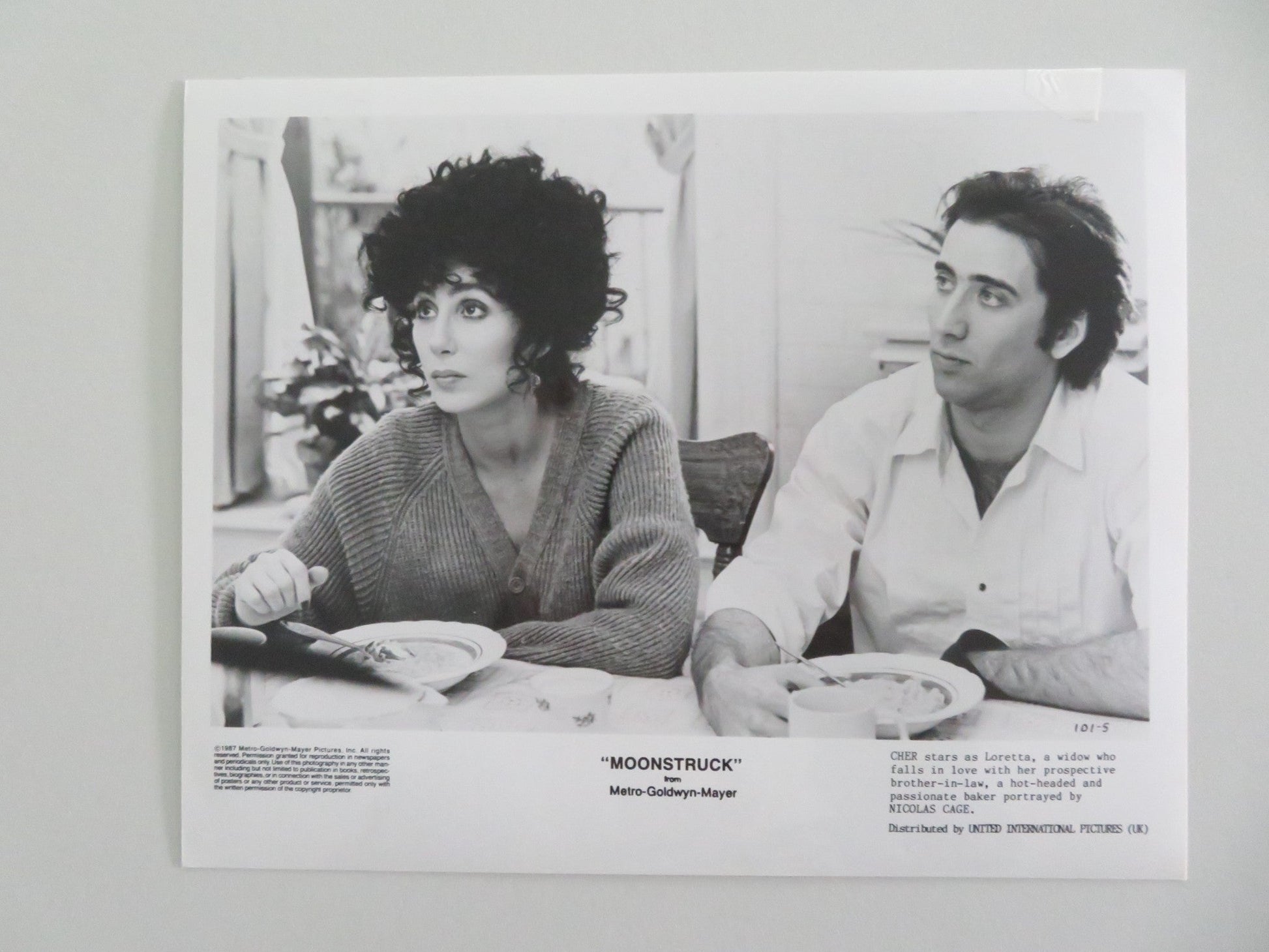 MOONSTRUCK - A MOVIE STILL PHOTO LOT OF 4 CHER NICOLAS CAGE 1987 Movie posters