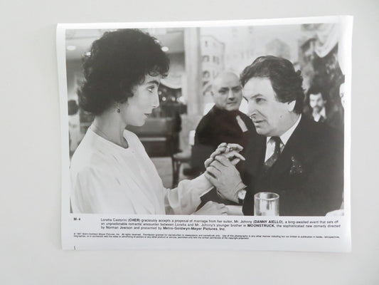 MOONSTRUCK - B MOVIE STILL PHOTO CHER DANNY AIELLO 1987 Movie posters