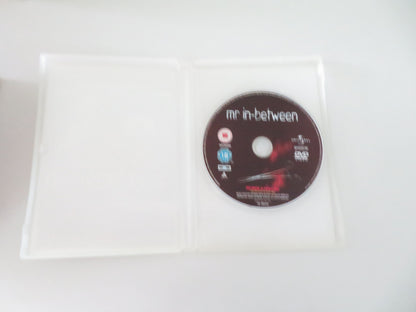 Mr In-Between (DVD) Andrew Howard Geraldine O'Rawe Andrew Tiernan 2001 Region 2 Movie posters