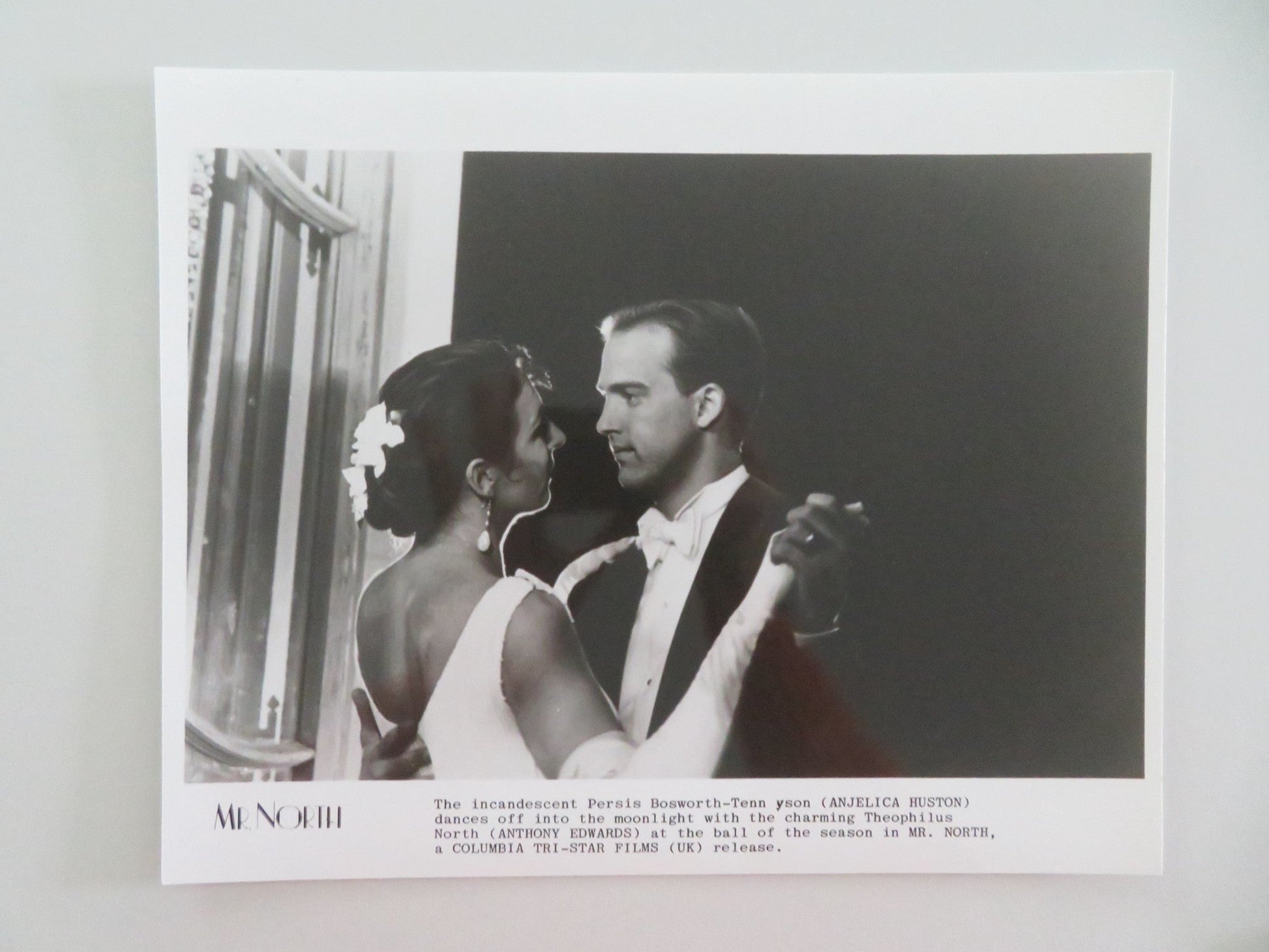 MR. NORTH MOVIE STILL PHOTO LOT OF 8 ROBERT MITCHUM ANJELICA HUSTON 1988 Movie posters