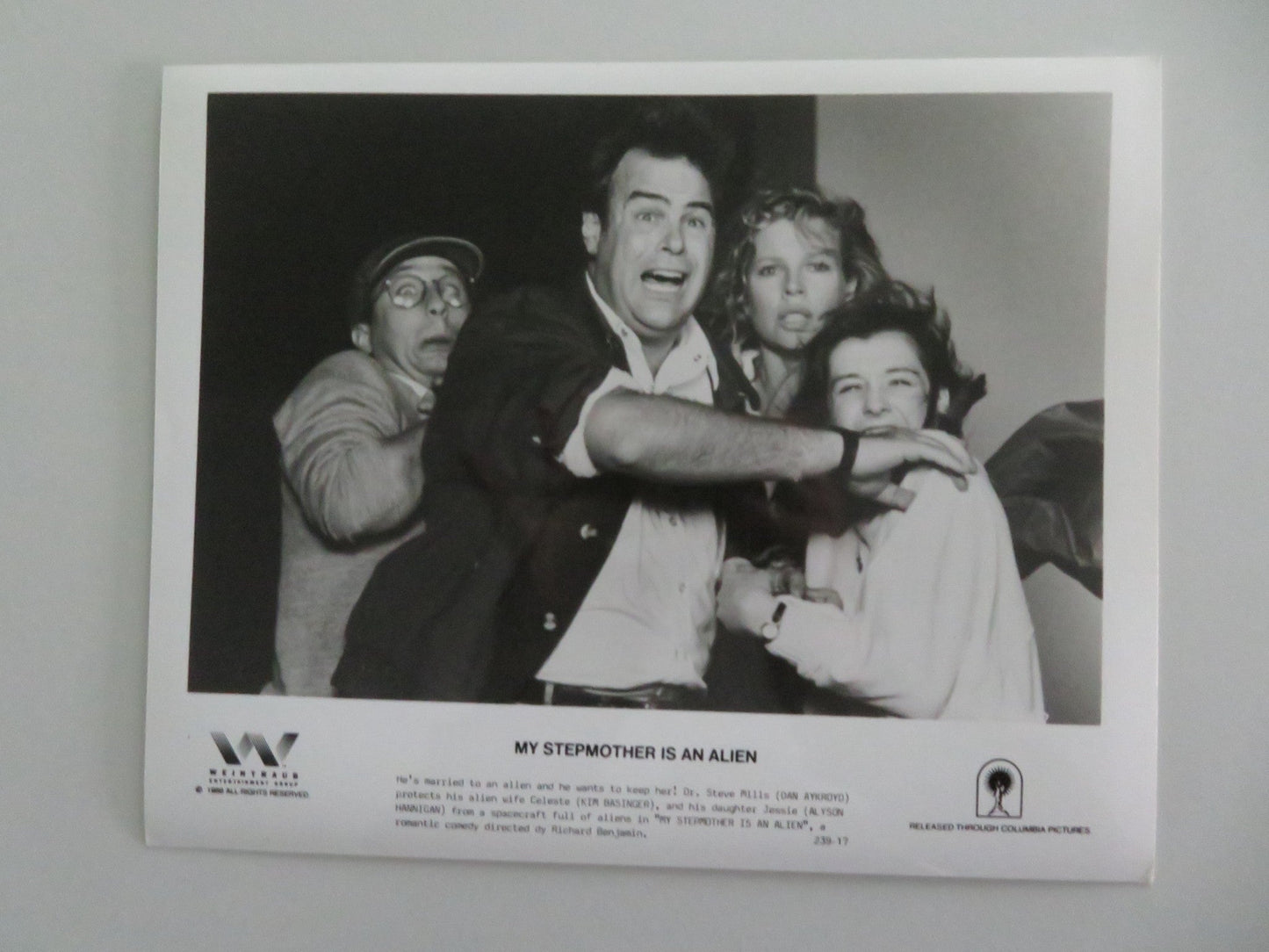 My Stepmother Is An Alien - B MOVIE STILL PHOTO LOT OF 6 DAN AKYROYD 1988 Movie posters