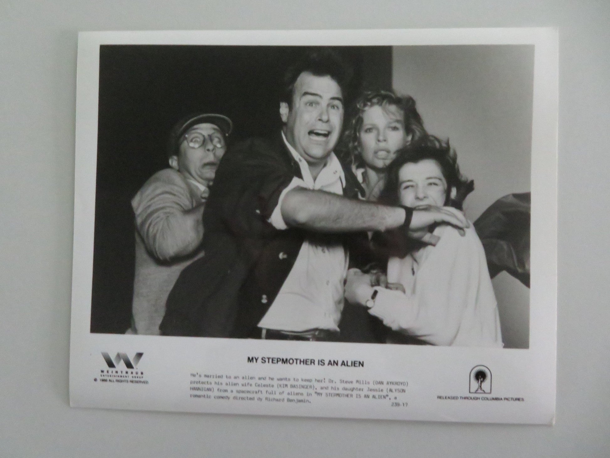 My Stepmother Is An Alien - B MOVIE STILL PHOTO LOT OF 6 DAN AKYROYD 1988 Movie posters