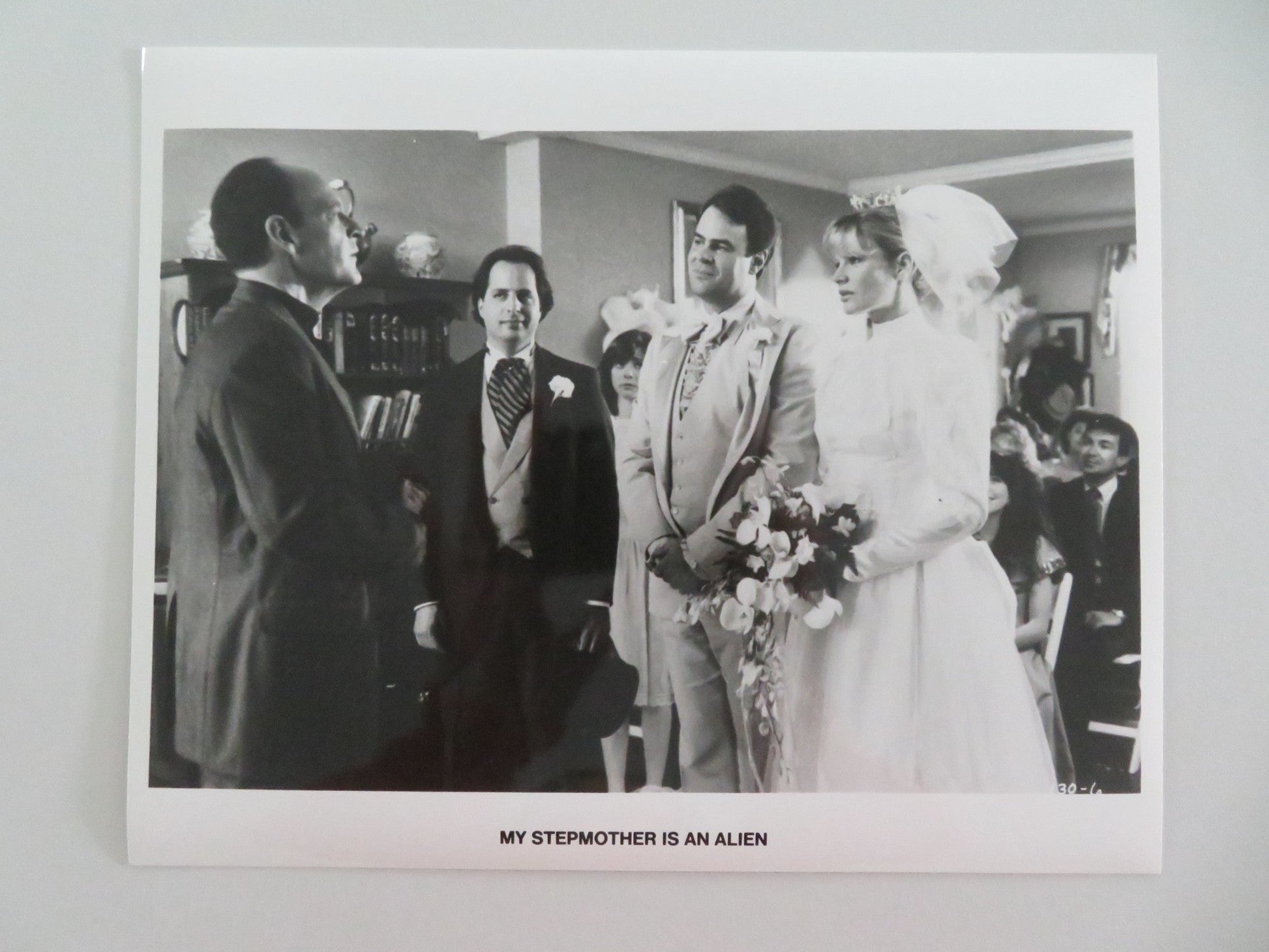 MY STEPMOTHER IS AN ALIEN MOVIE STILL PHOTO LOT OF 5 DAN AYKROYD BASINGER 1988 Movie posters