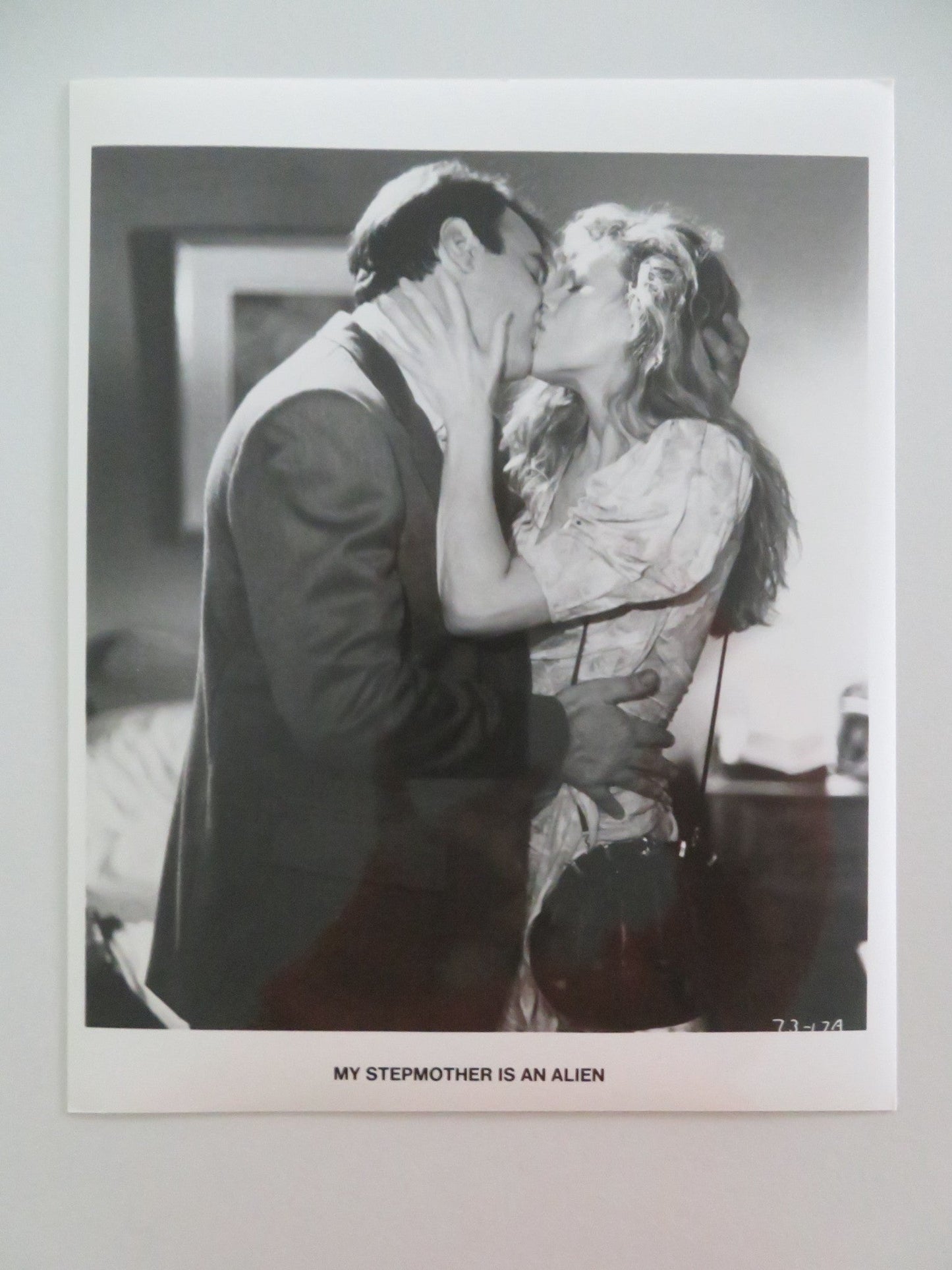 MY STEPMOTHER IS AN ALIEN MOVIE STILL PHOTO LOT OF 5 DAN AYKROYD BASINGER 1988 Movie posters