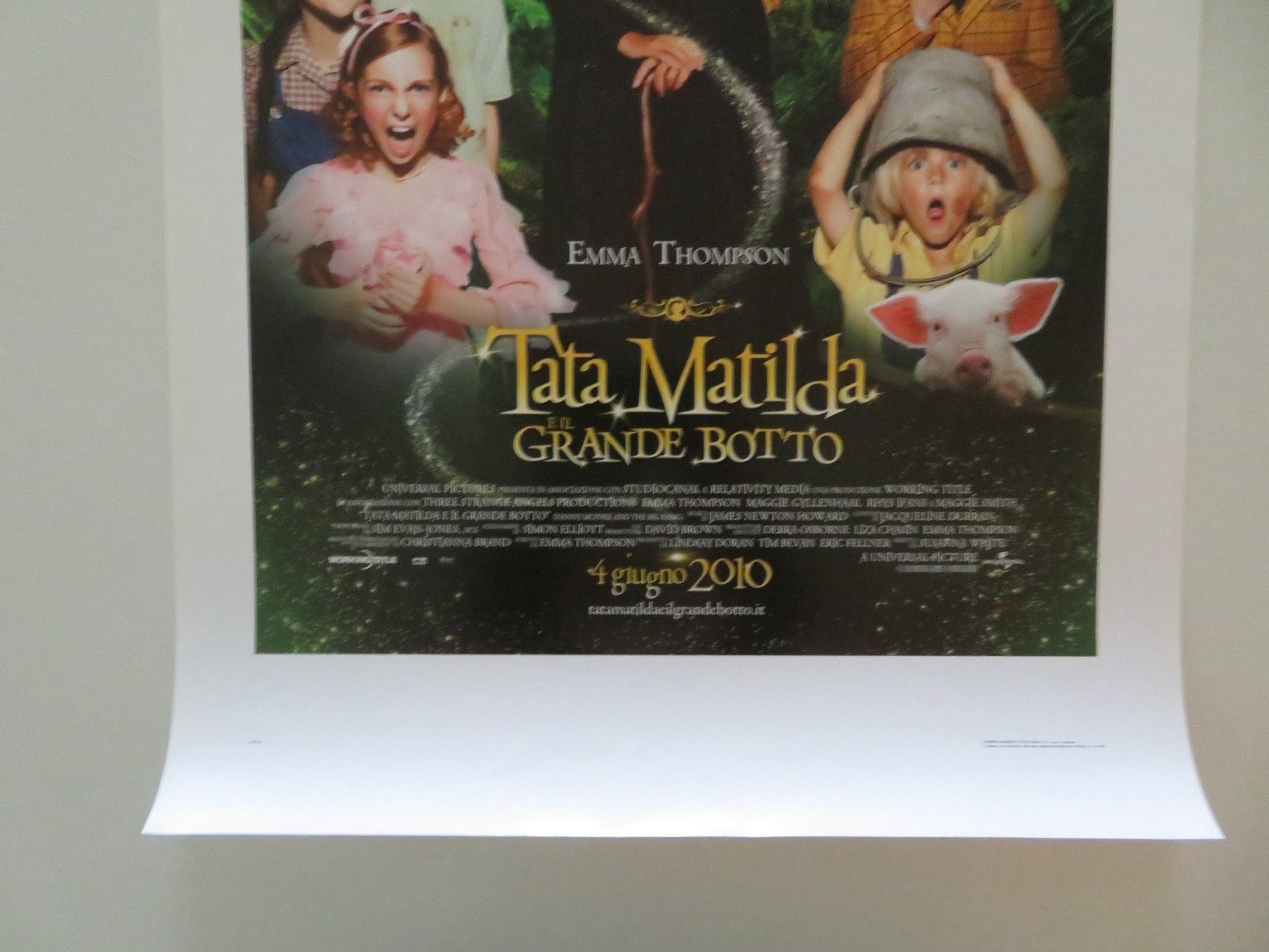 NANNY MCPHEE RETURNS ITALIAN LOCANDINA POSTER EMMA THOMPSON ASA BUTTERFIELD 2010 Movie posters