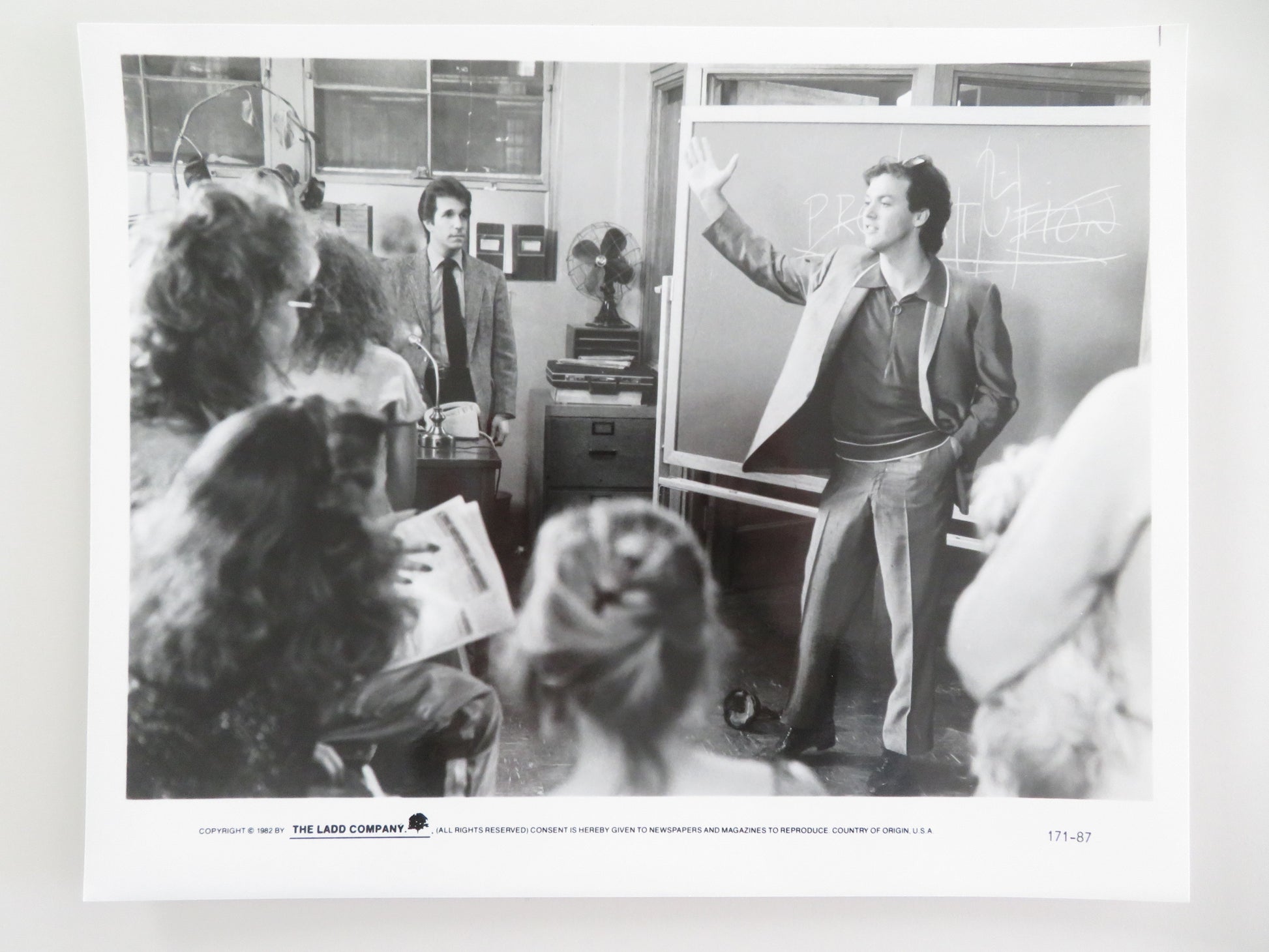 Night Shift - A Movie Still Photo Lot Of 7 Henry Winkler Michael Keaton 1982 Movie posters
