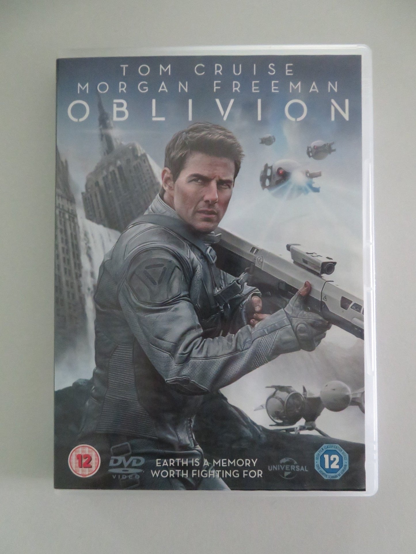 OBLIVION (DVD) TOM CRUISE MORGAN FREEMAN 2013 REGION 2,4 Movie posters