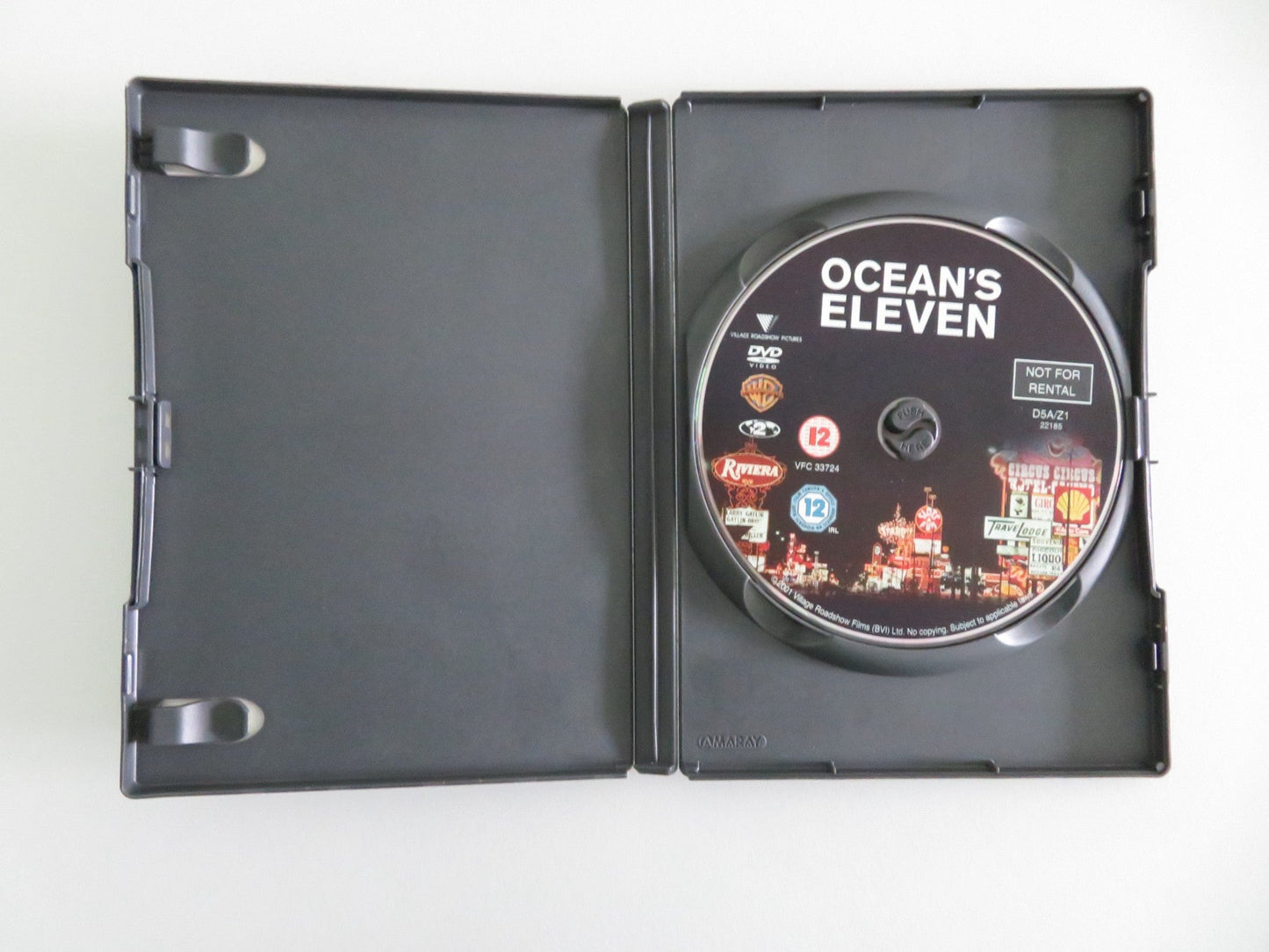 Ocean's Eleven (DVD) George Clooney Brad Pitt Matt Damon 2001 Region 2 Movie posters