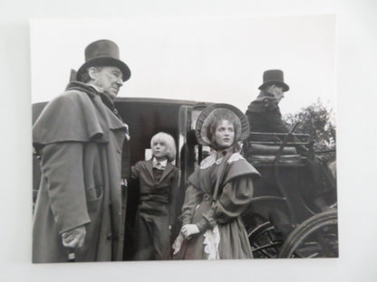 OLIVER TWIST MOVIE STILL PHOTO LOT OF 5 TIM CURRY GEORGE C. SCOTT 1982 Movie posters