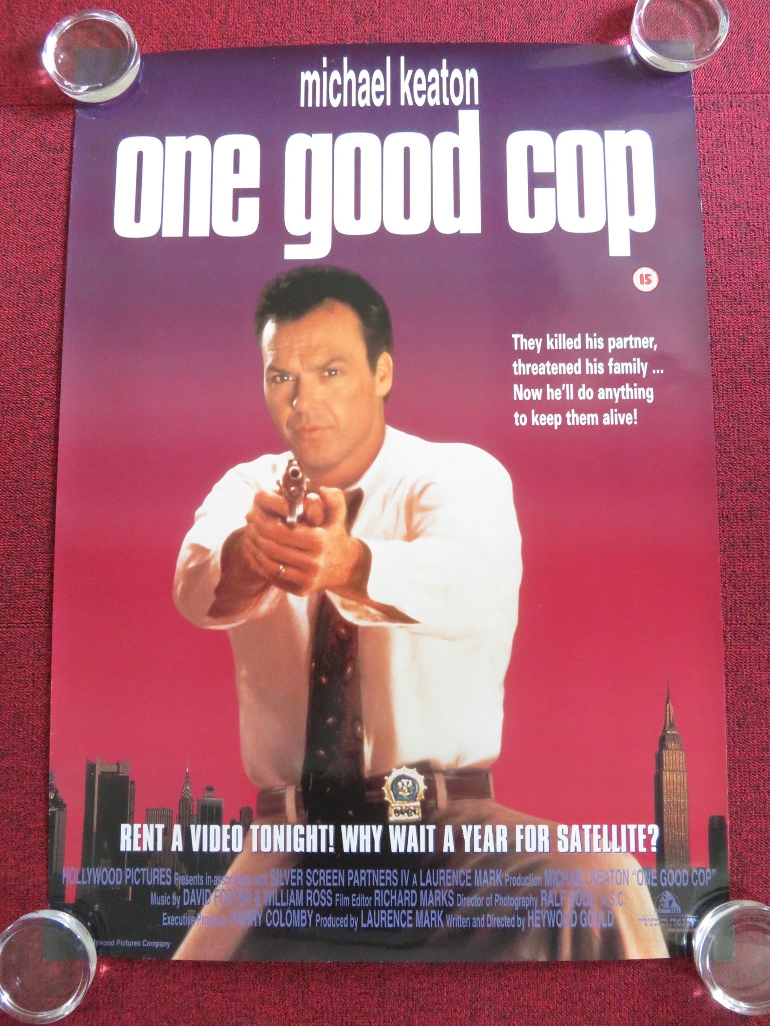 ONE GOOD COP VHS VIDEO POSTER ROLLED MICHAEL KEATON RENE RUSSO 1991 Rendezvous Cinema Movie posters