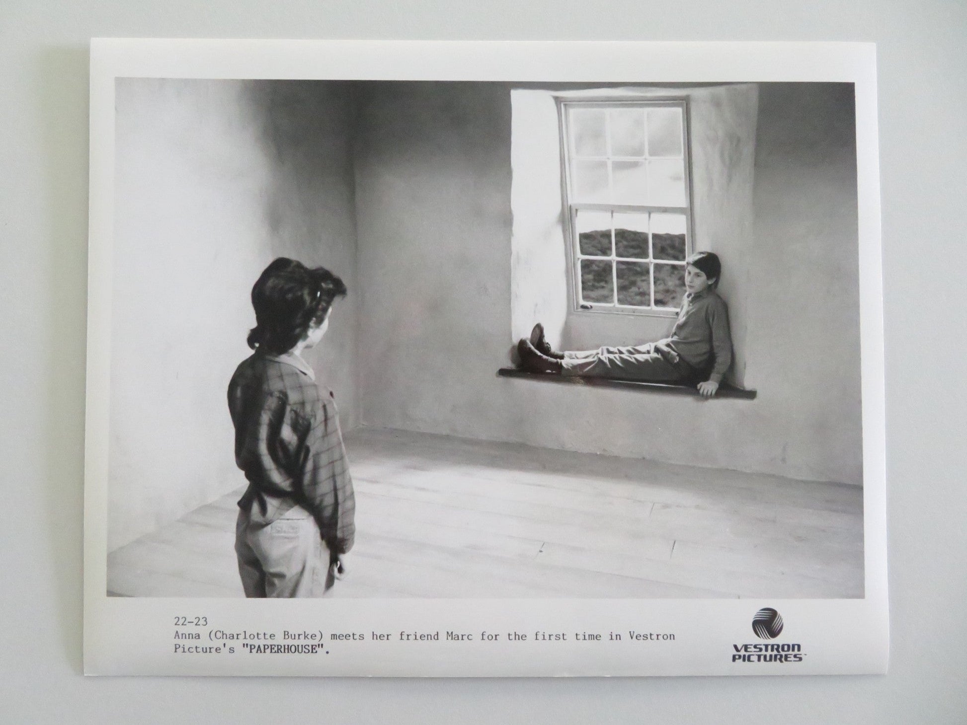 PAPERHOUSE - A MOVIE STILL PHOTO LOT OF 6 CHARLOTTE BURKE ELLIOTT SPIERS 1988 Movie posters