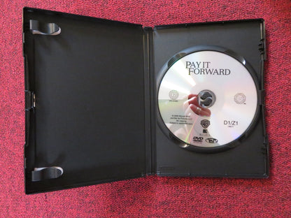 PAY IT FORWARD (DVD) KEVIN SPACEY HELEN HUNT 2000 REGION 2 Rendezvous Cinema Movie posters