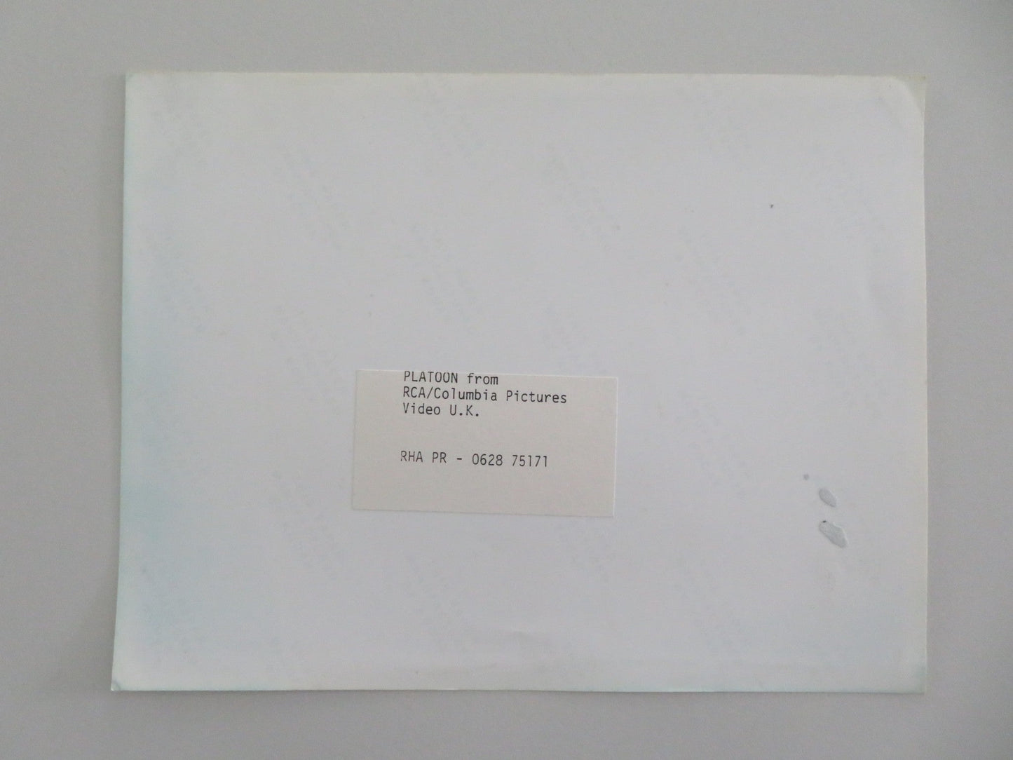 PLATOON MOVIE STILL PHOTO TOM BERENGER LI THI VAN 1986 Movie posters