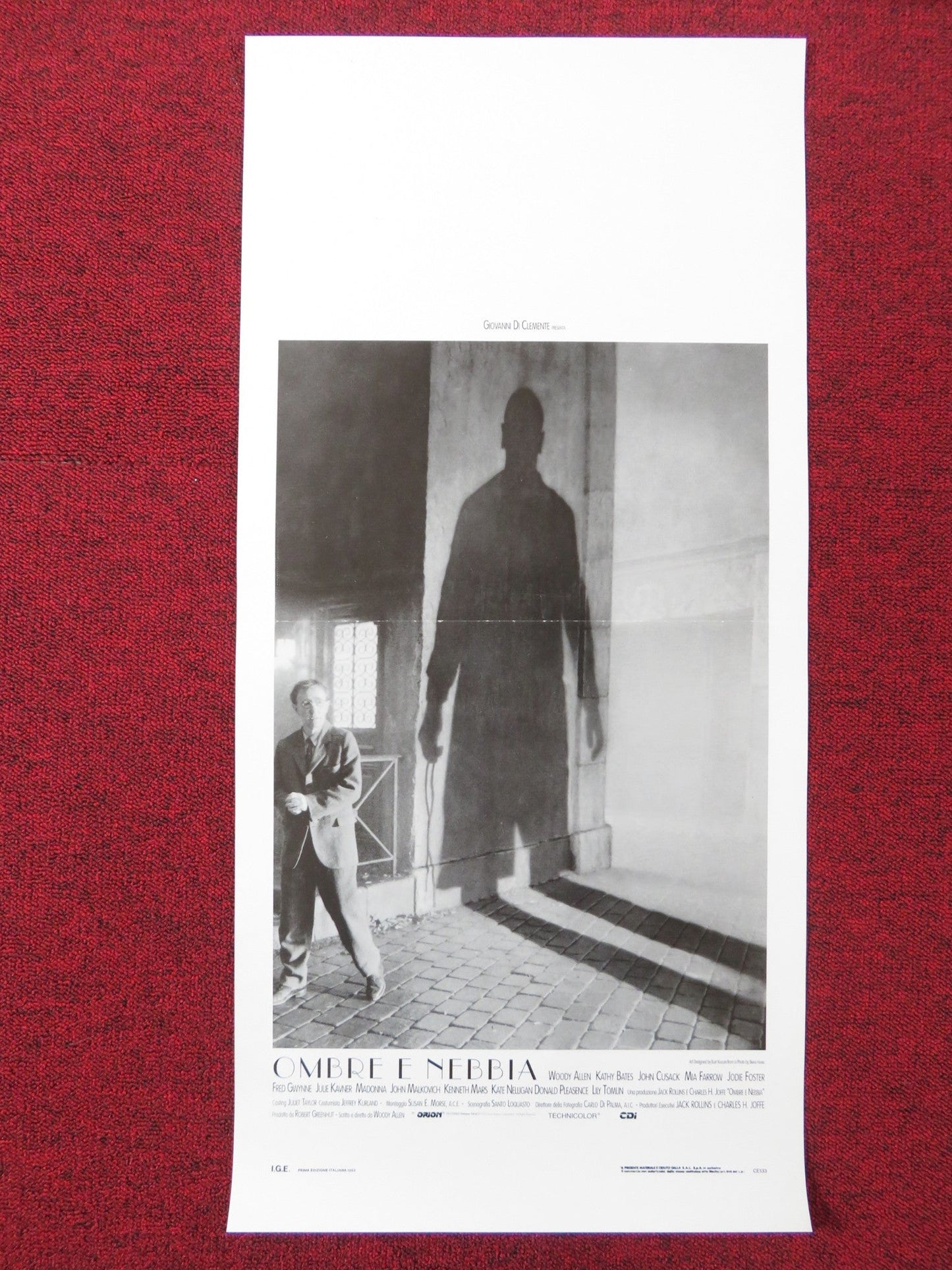 SHADOWS AND FOG ITALIAN LOCANDINA POSTER WOODY ALLEN KATHY BATES 1992 Rendezvous Cinema Movie posters