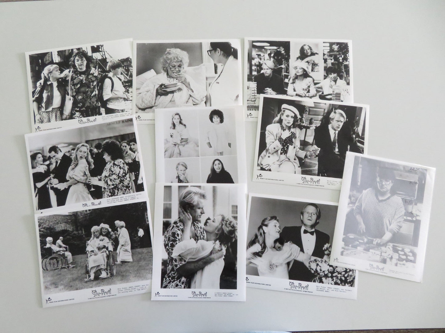 SHE - DEVIL MOVIE STILL PHOTO LOT OF 10 ROSEANNE BARR MERYL STREEP 1989 Movie posters