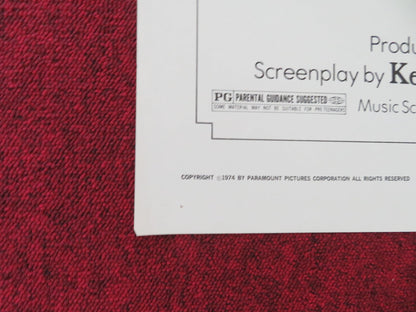 SHEILA LEVINE IS DEAD AND LIVING IN NEW YORK FOLDED US ONE SHEET POSTER 1975 Movie posters