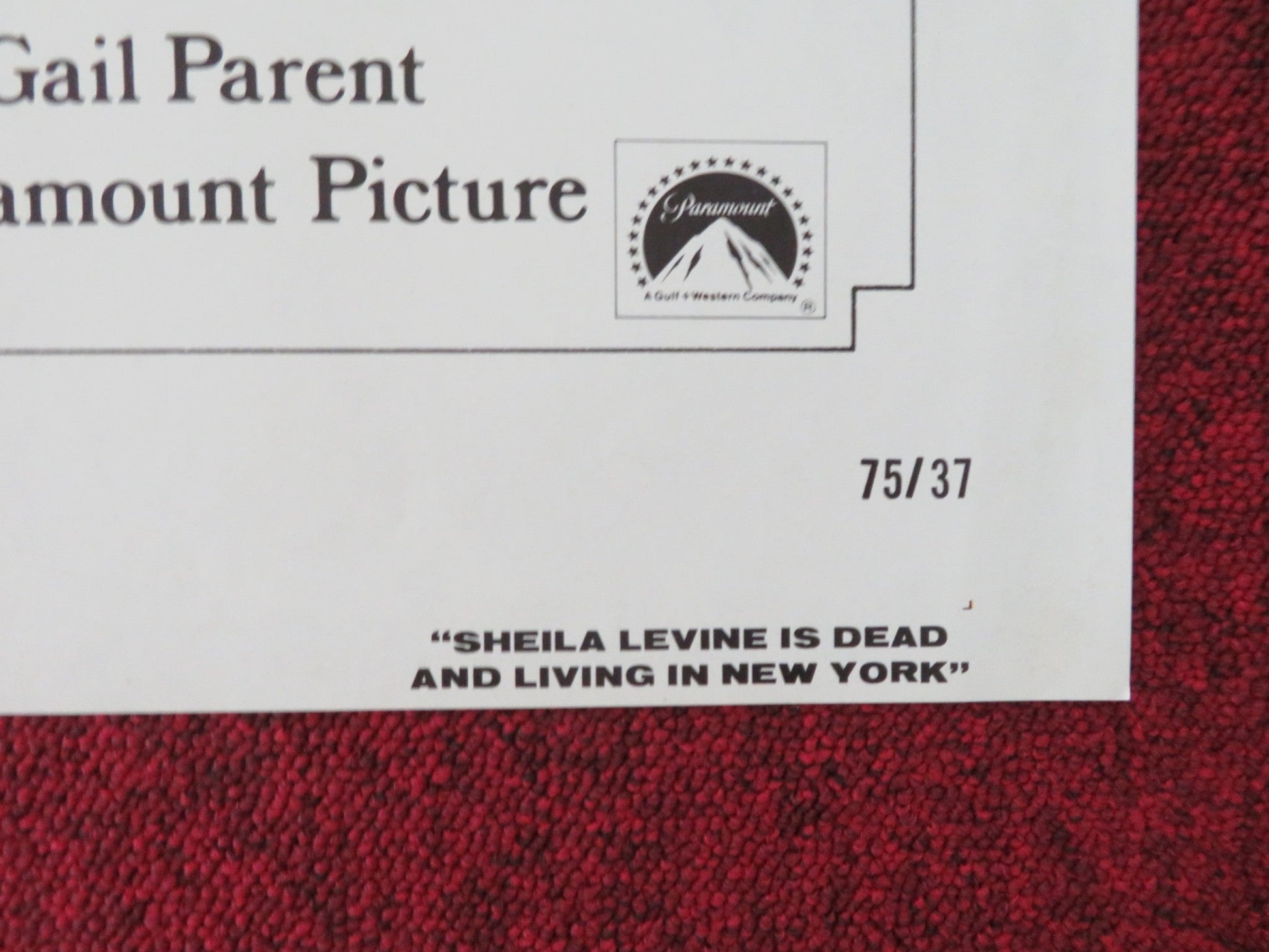 SHEILA LEVINE IS DEAD AND LIVING IN NEW YORK FOLDED US ONE SHEET POSTER 1975 Movie posters