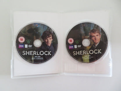 SHERLOCK - FIRST 3 EPISODES -2 DISCS (DVD) BENEDICT CUMBERBATCH 2010 REGION 2, 4 - Rendezvous Cinema