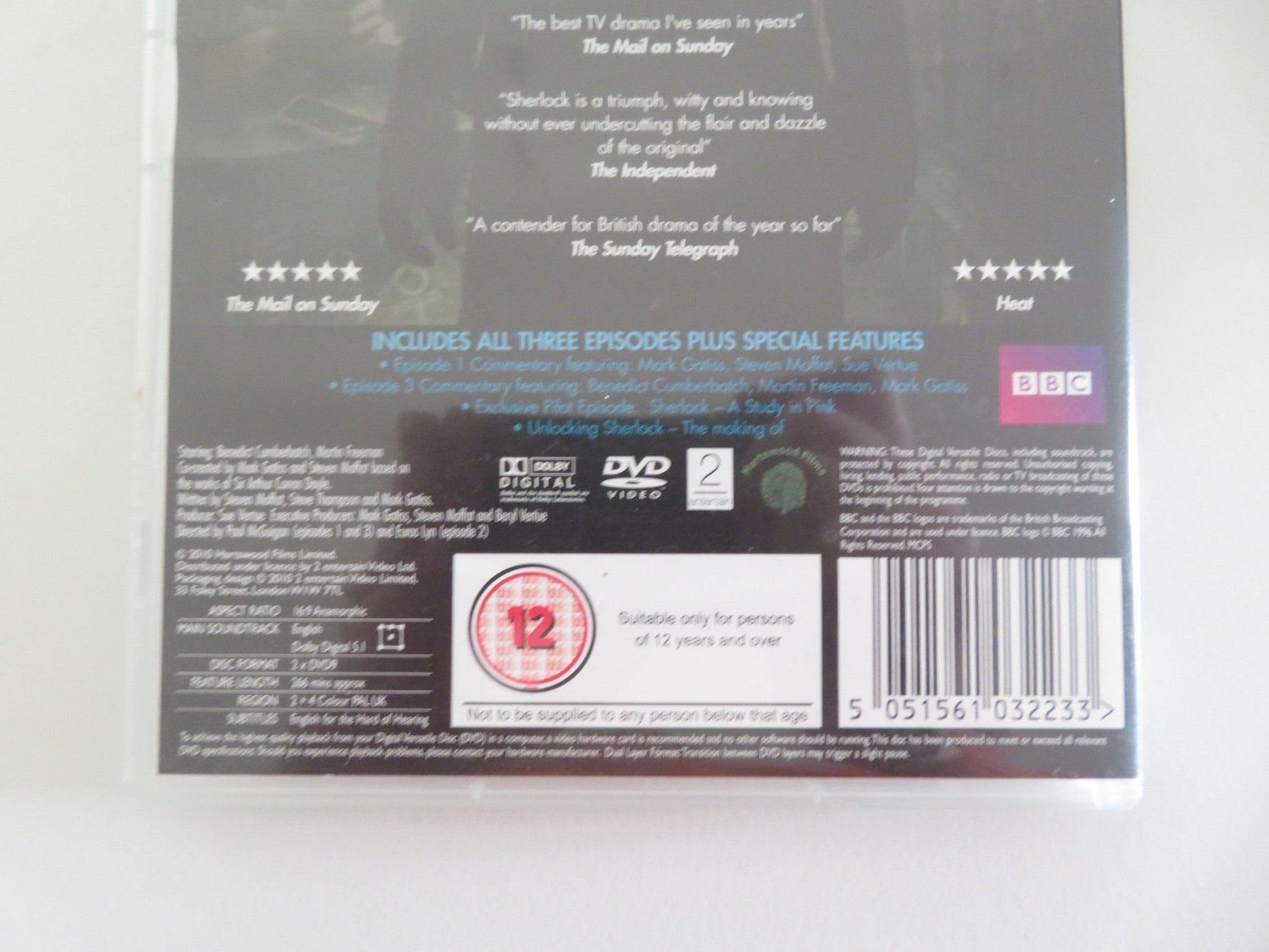 SHERLOCK - FIRST 3 EPISODES -2 DISCS (DVD) BENEDICT CUMBERBATCH 2010 REGION 2, 4 - Rendezvous Cinema