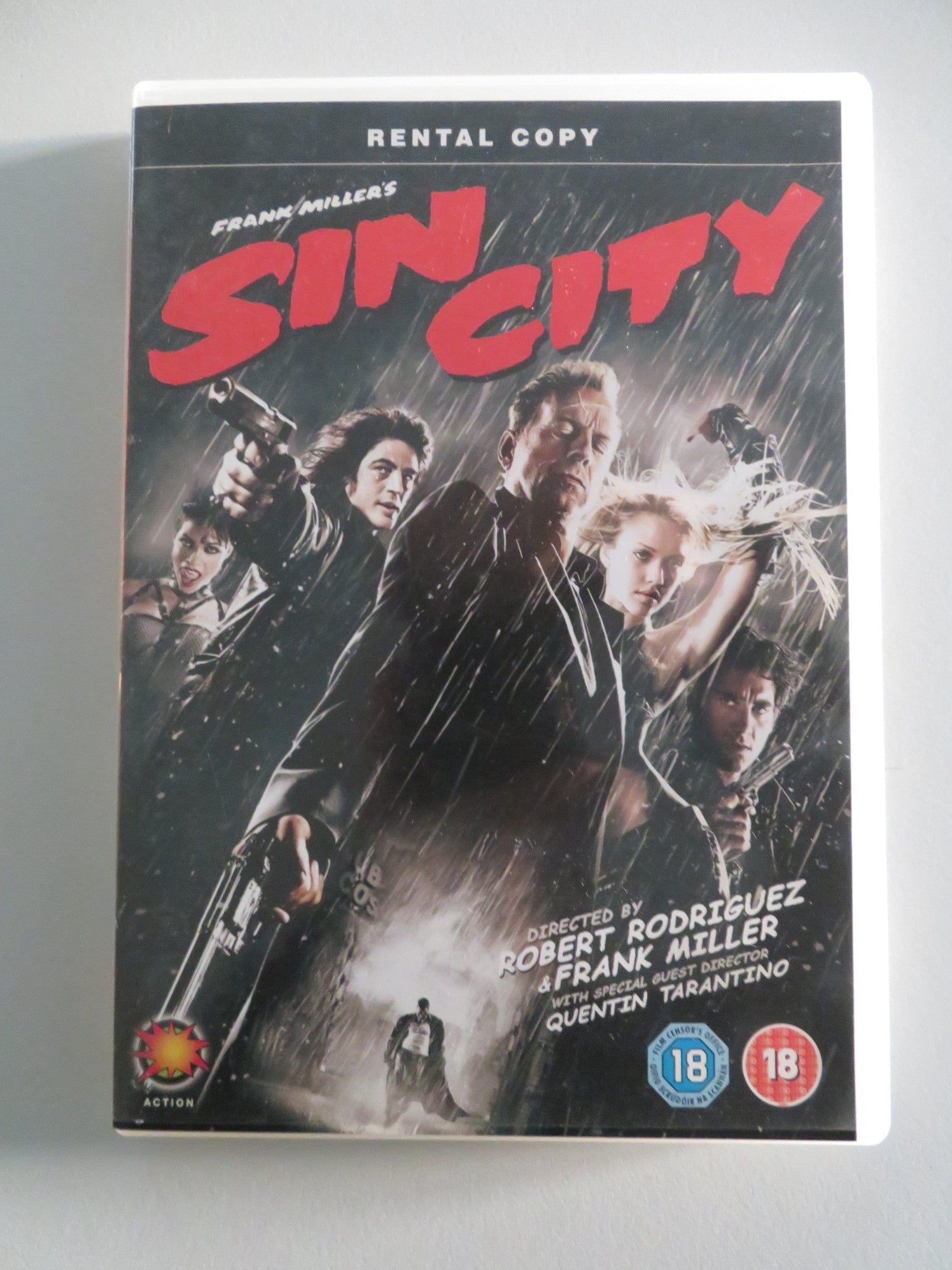 SIN CITY (DVD) BRUCE WILLIS BENICIO DEL TORO 2005 REGION 2 Movie posters