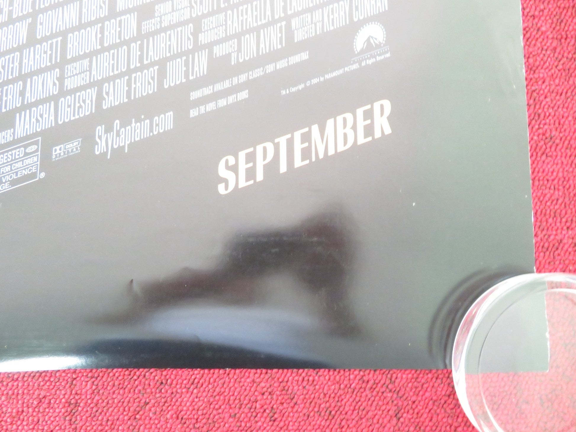 SKY CAPTAIN AND THE WORLD OF TOMORROW - B US ONE SHEET ROLLED POSTER LAW 2004 Movie posters