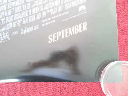 SKY CAPTAIN AND THE WORLD OF TOMORROW - B US ONE SHEET ROLLED POSTER LAW 2004 Movie posters