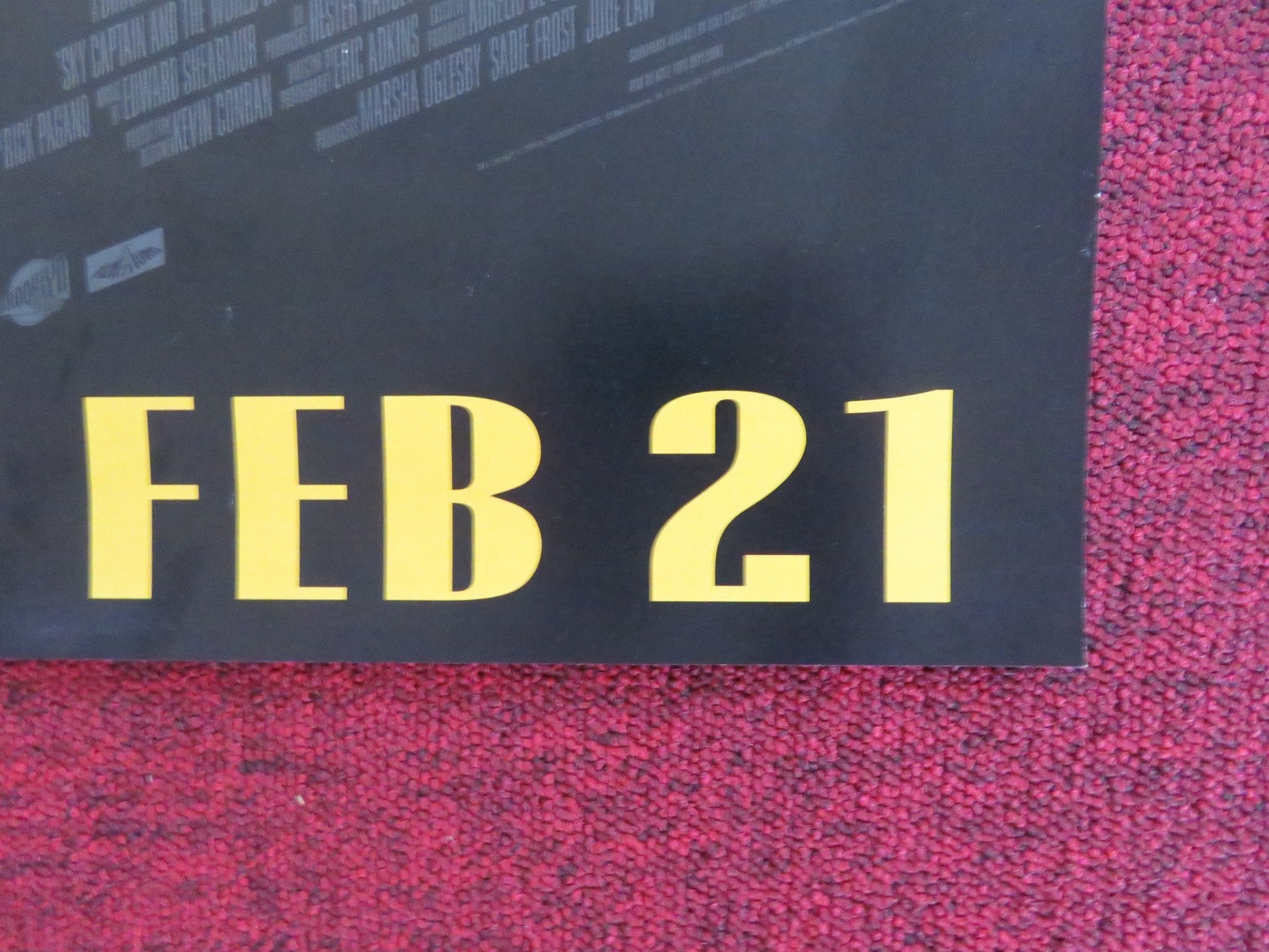 SKY CAPTAIN AND THE WORLD OF TOMORROW VHS VIDEO POSTER JUDE LAW 2004 Rendezvous Cinema Movie posters