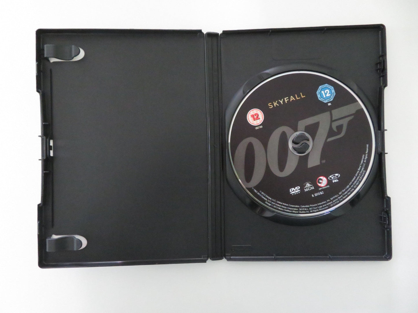 Skyfall (DVD) 007 Daniel Craig Judi Dench 2012 Region 2 Movie posters
