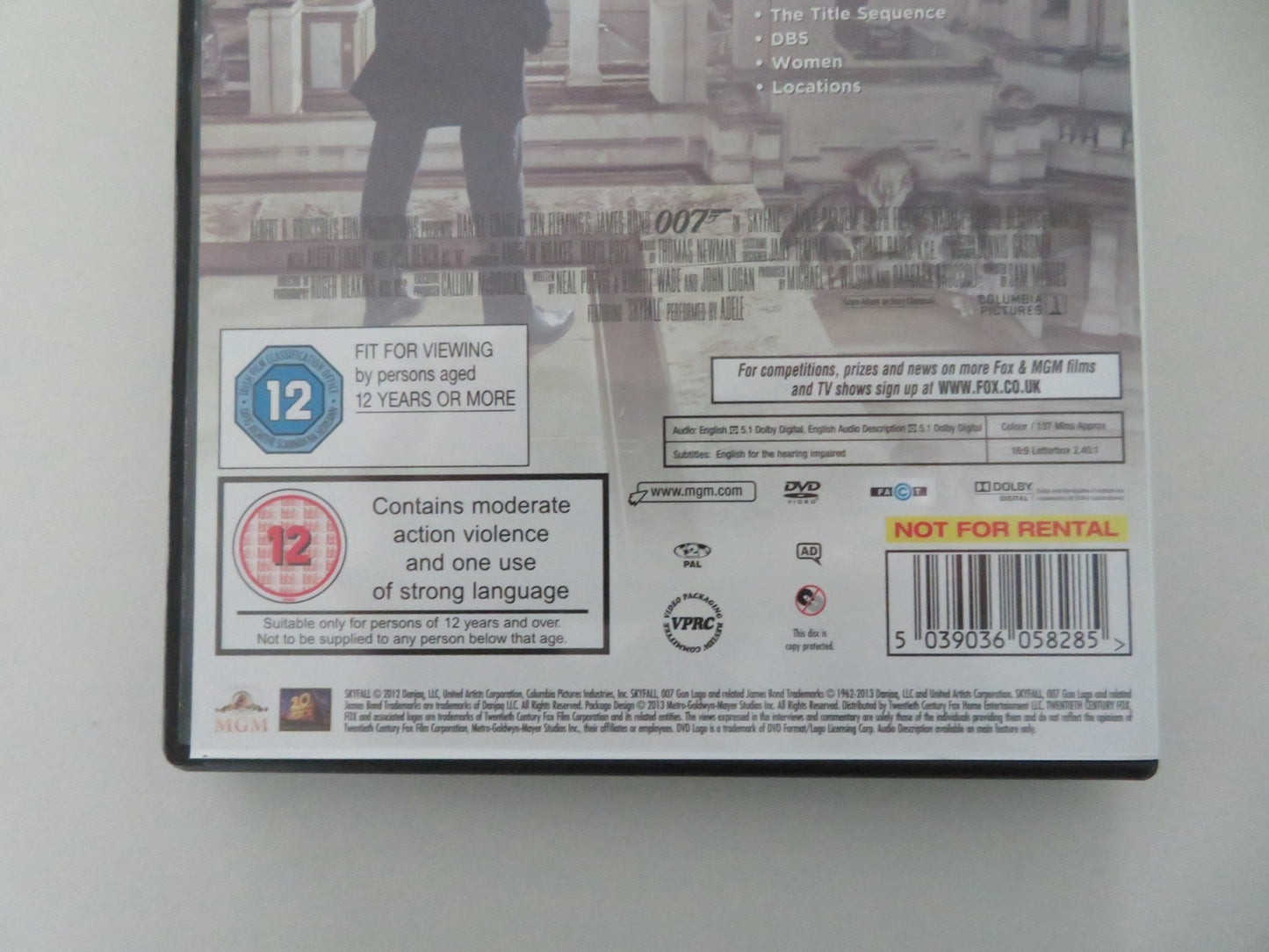 Skyfall (DVD) 007 Daniel Craig Judi Dench 2012 Region 2 Movie posters