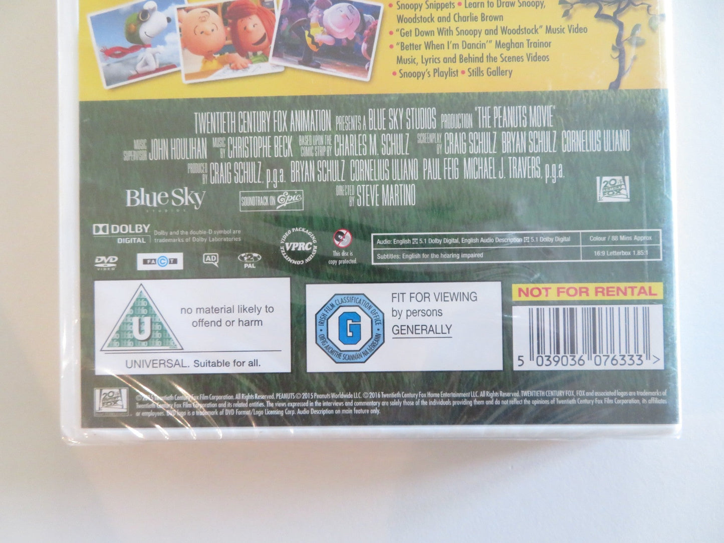 SNOOPY AND CHARLIE BROWN: THE PEANUTS MOVIE (DVD) NOAH SCHNAPP 2015 REGION 2 Rendezvous Cinema Movie posters