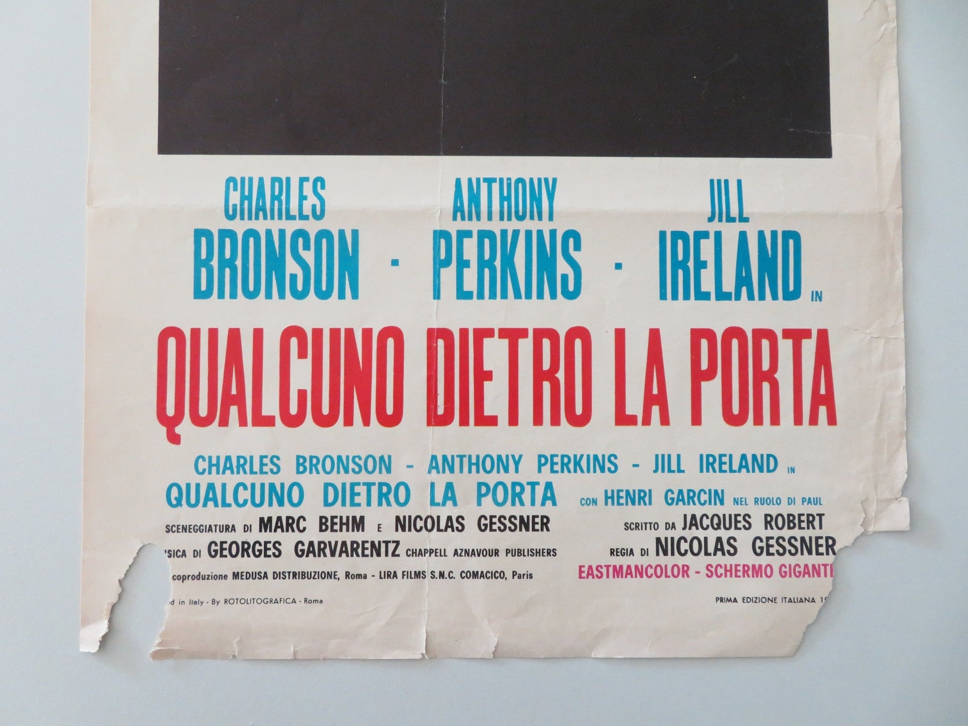 SOMEONE BEHIND THE DOOR ITALIAN LOCANDINA POSTER BRONSON ANTHONY PERKINS 1971 Movie posters