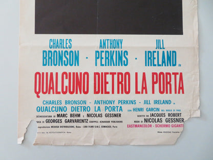SOMEONE BEHIND THE DOOR ITALIAN LOCANDINA POSTER BRONSON ANTHONY PERKINS 1971 Movie posters