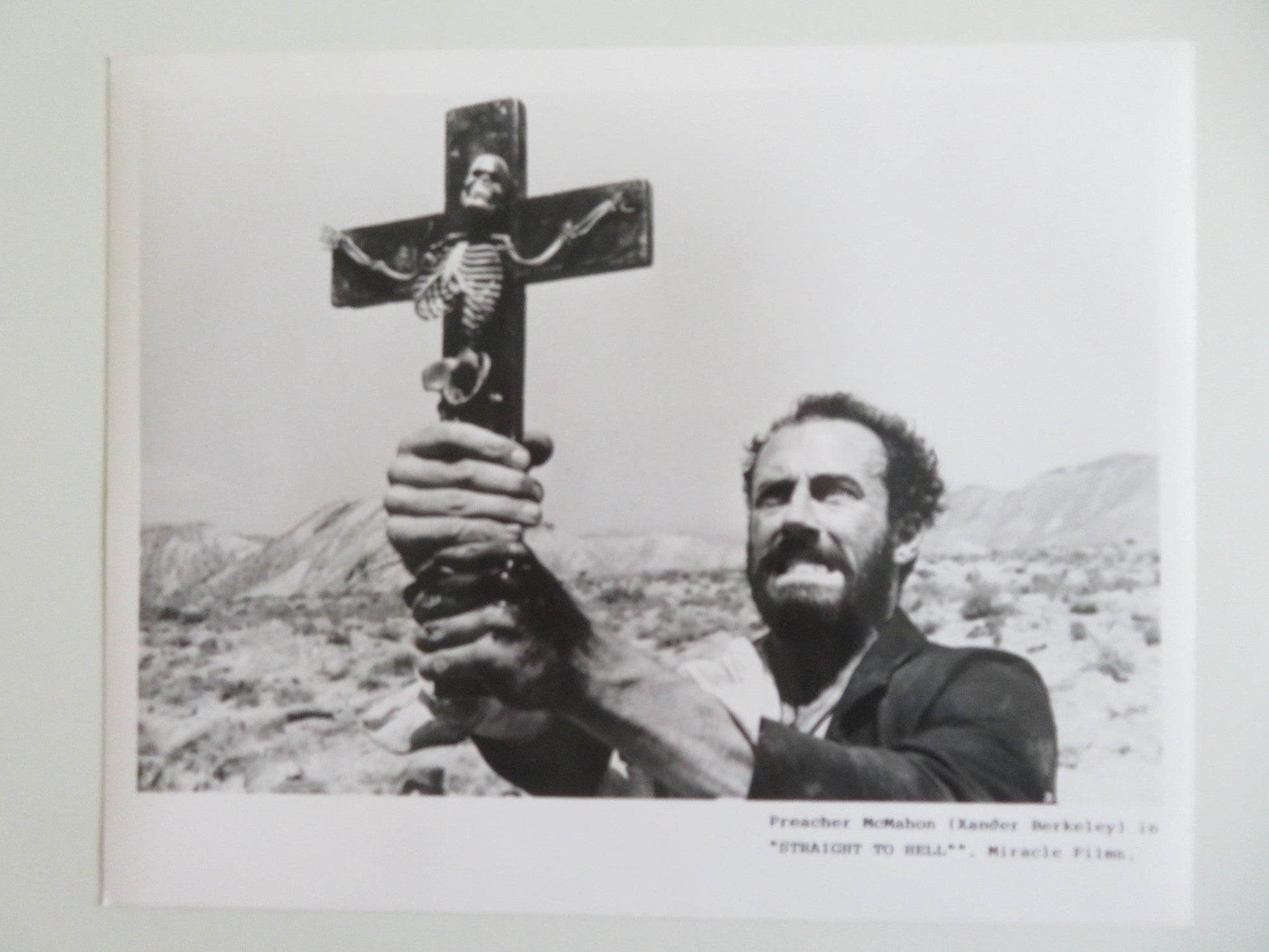 STRAIGHT TO HELL MOVIE STILL PHOTO LOT OF 9 DENNIS HOPPER GRACE JONES POGUES '87 - Rendezvous Cinema