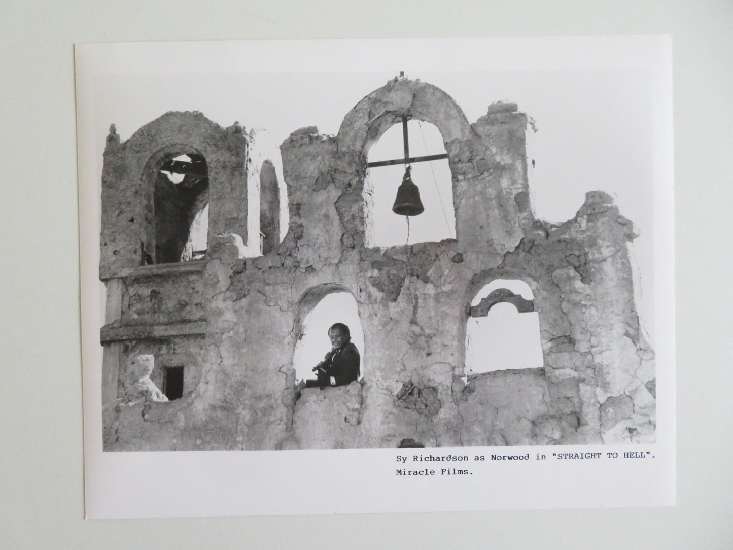 STRAIGHT TO HELL MOVIE STILL PHOTO LOT OF 9 DENNIS HOPPER GRACE JONES POGUES '87 - Rendezvous Cinema