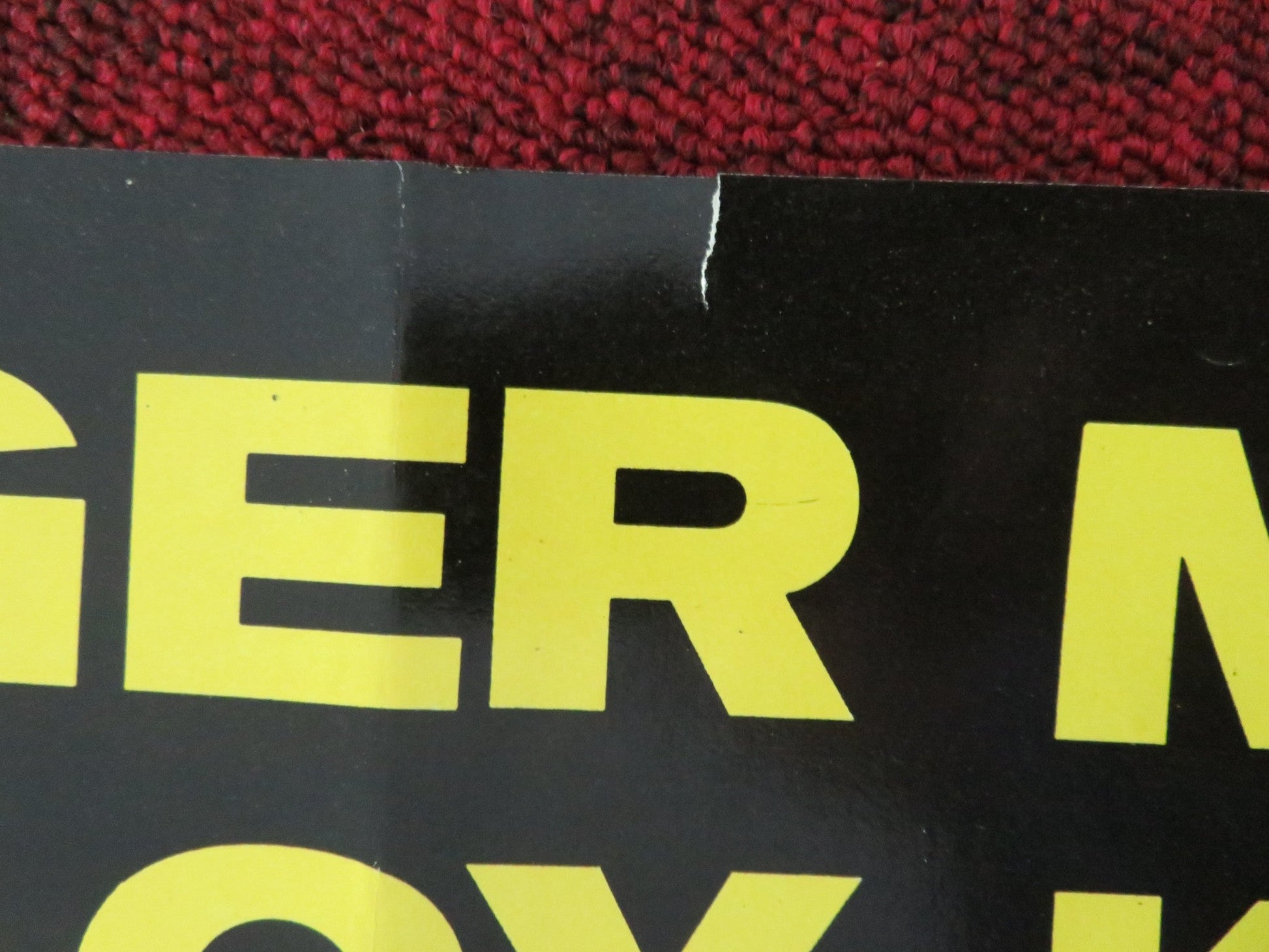 STREET PEOPLE ITALIAN POSTER ROLLED ROGER MOORE STACY KEACH 1976 Movie posters