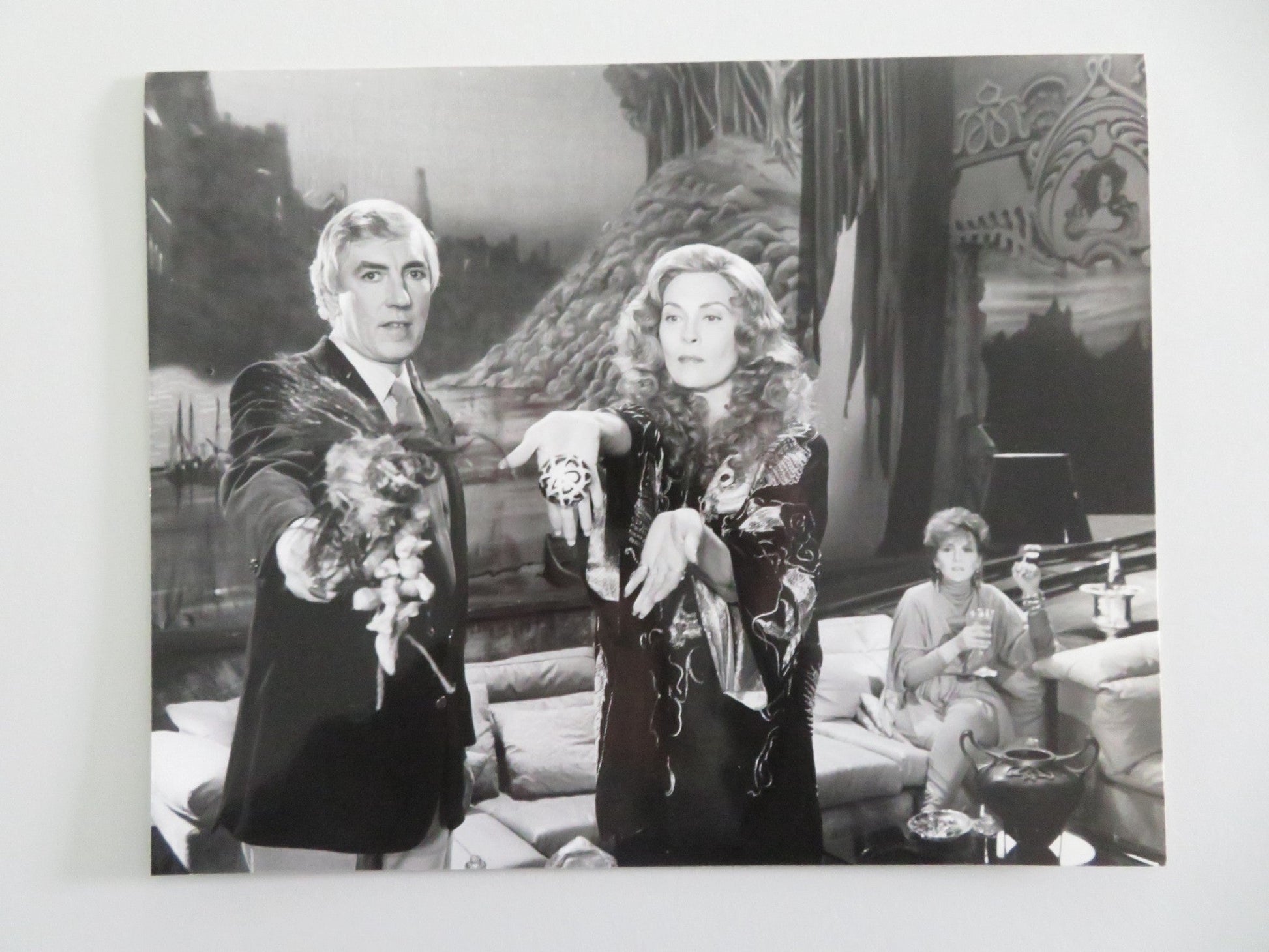 SUPERGIRL MOVIE STILL PHOTO LOT OF 5 HELEN SLATER FAYE DUNAWAY PETER COOK 1984 Movie posters