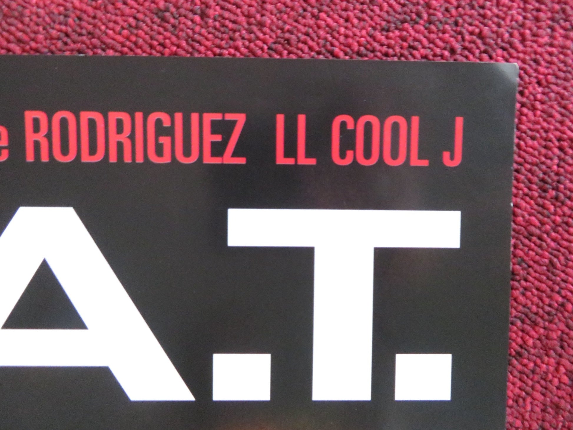 S.W.A.T. VHS VIDEO POSTER COLIN FARRELL SAMUEL L. JACKSON 2003 Rendezvous Cinema Movie posters