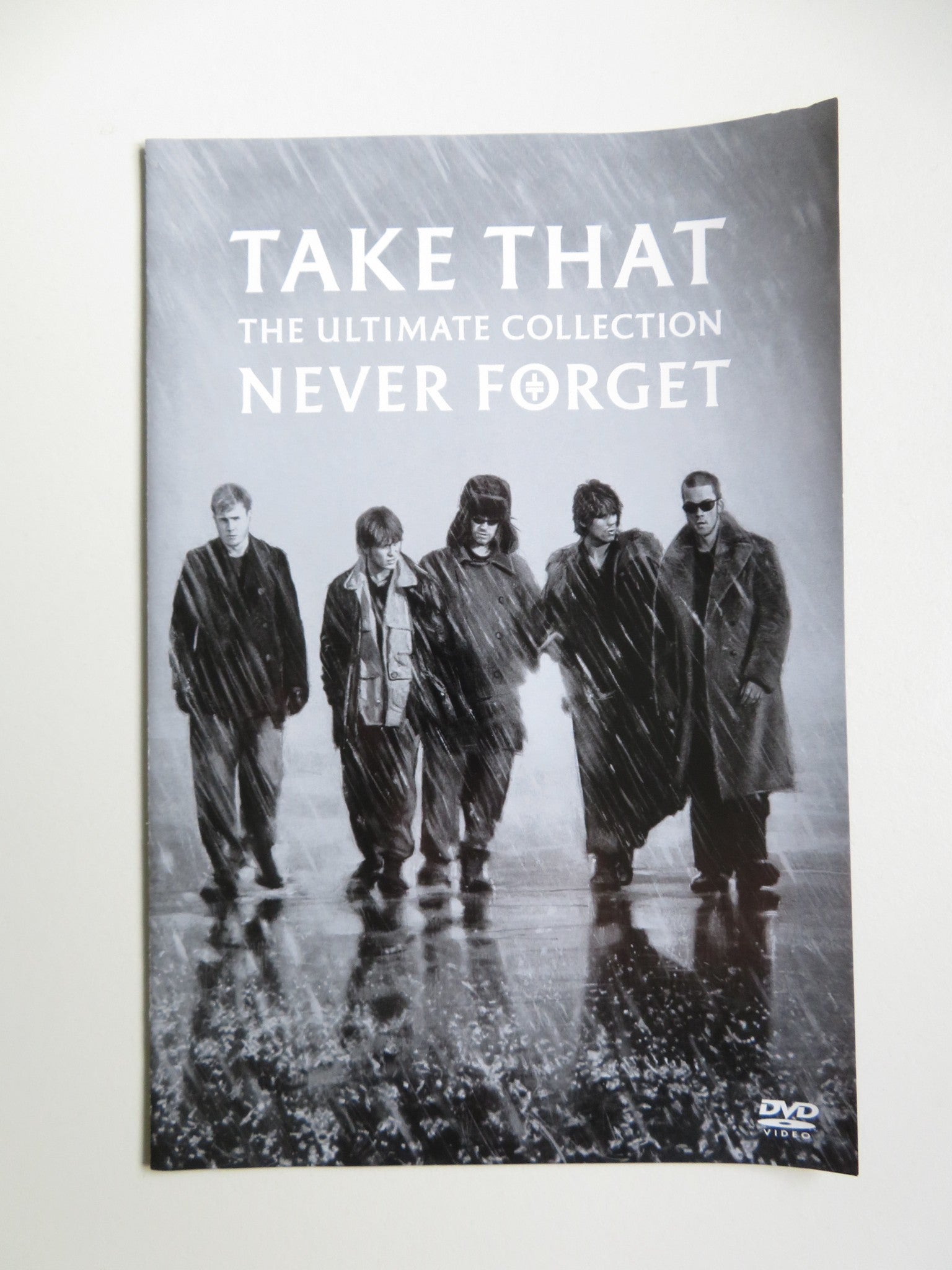 TAKE THAT - THE ULTIMATE COLLECTION - NEVER FORGET (DVD) BARLOW 2005 REGION 2 - Rendezvous Cinema