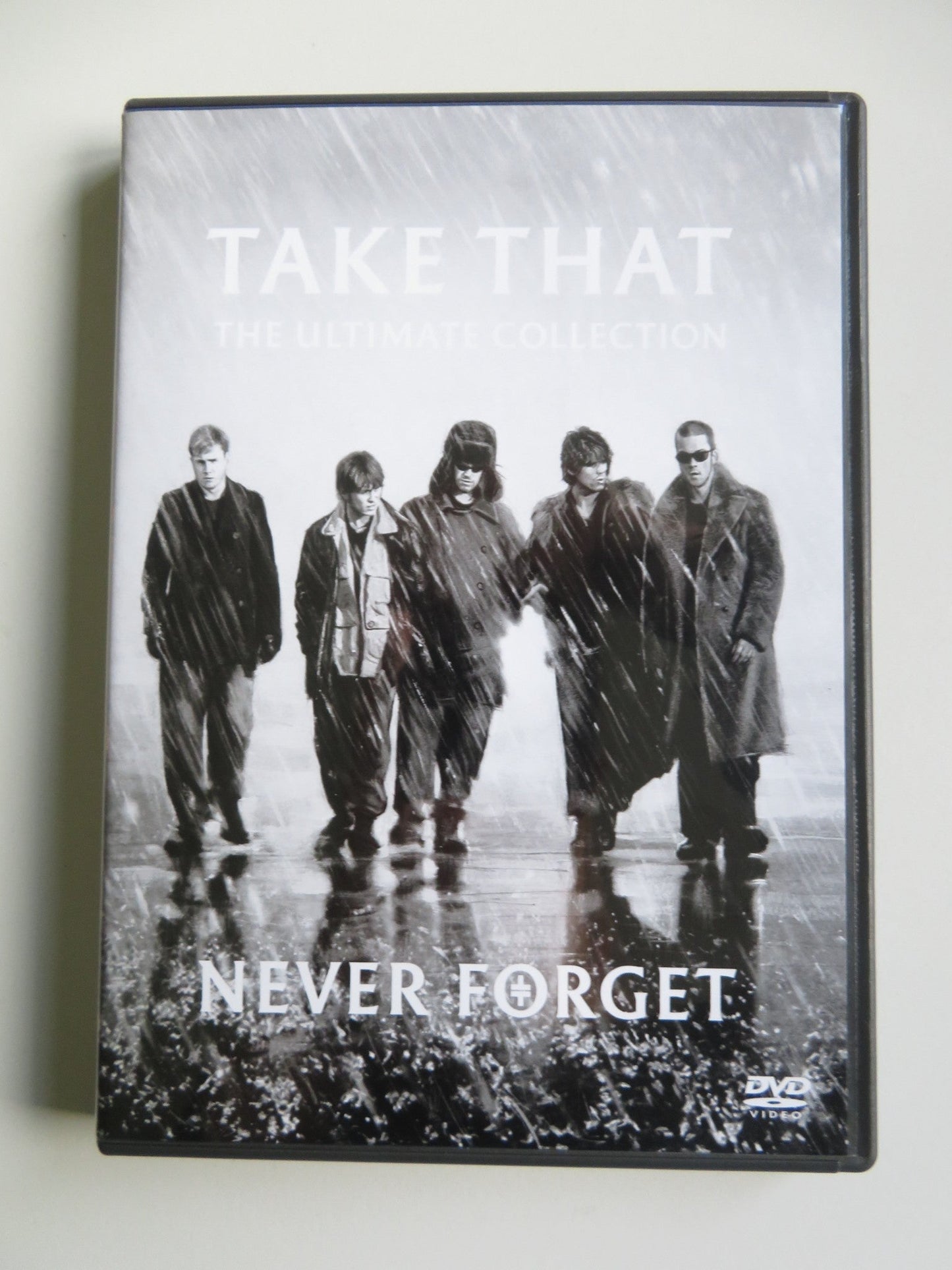 TAKE THAT - THE ULTIMATE COLLECTION - NEVER FORGET (DVD) BARLOW 2005 REGION 2 - Rendezvous Cinema