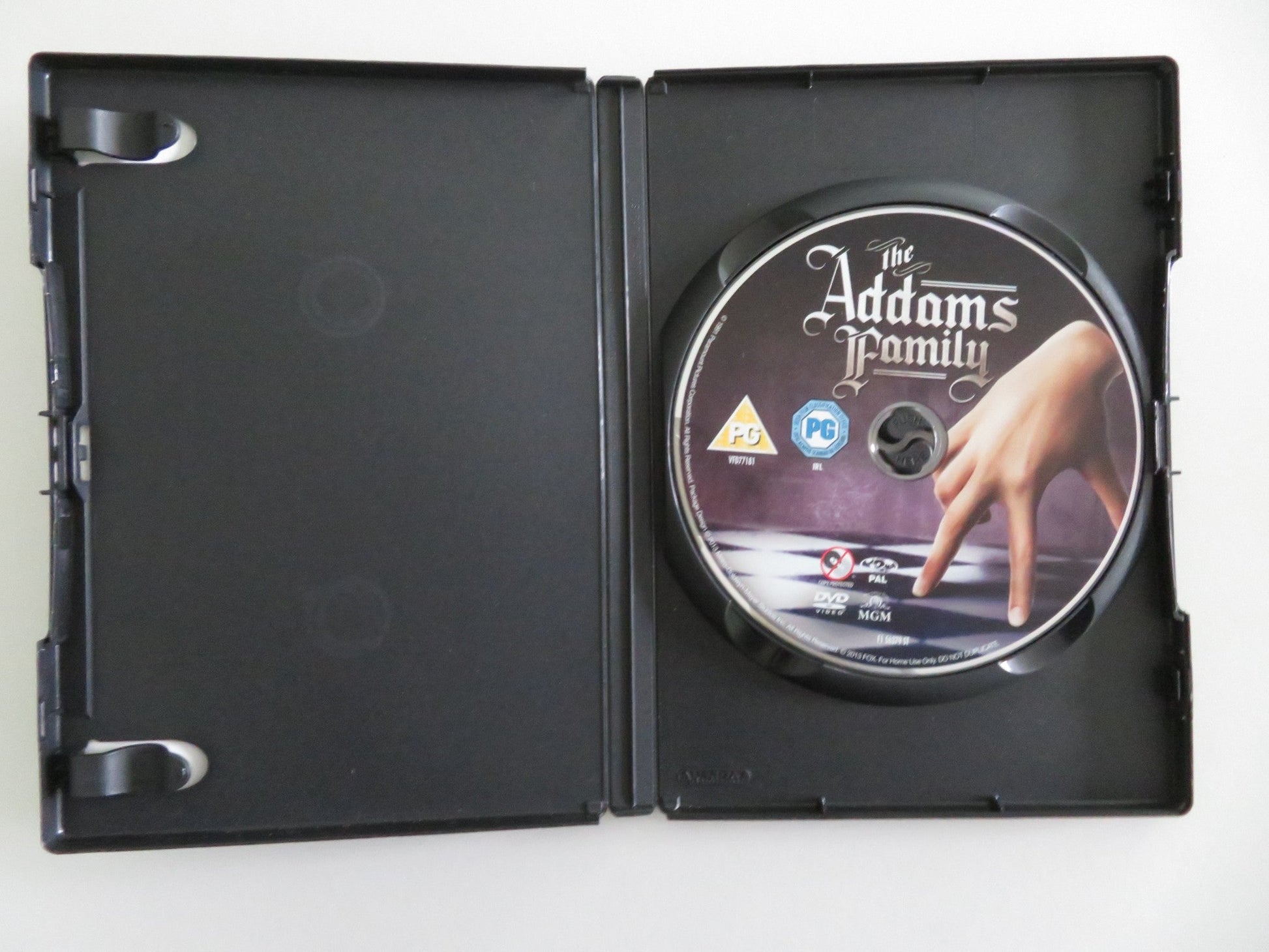 THE ADDAMS FAMILY (DVD) ANJELICA HUSTON RAUL JULIA CHRISTINA RICCI 1991 REGION 2 Movie posters