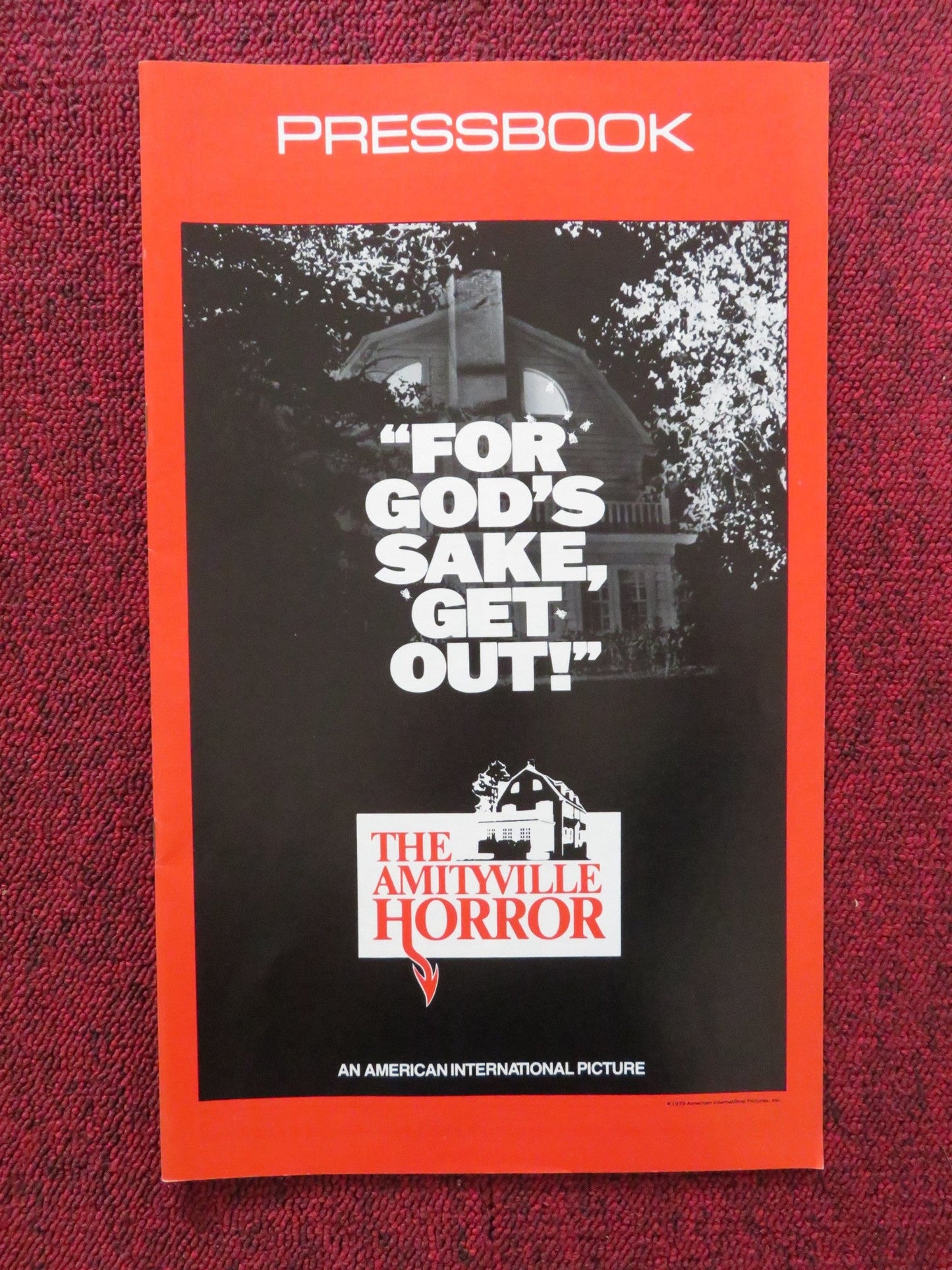 THE AMITYVILLE HORROR UNCUT PRESS BOOK JAMES BROLIN MARGOT KIDDER 1979 Rendezvous Cinema Movie posters