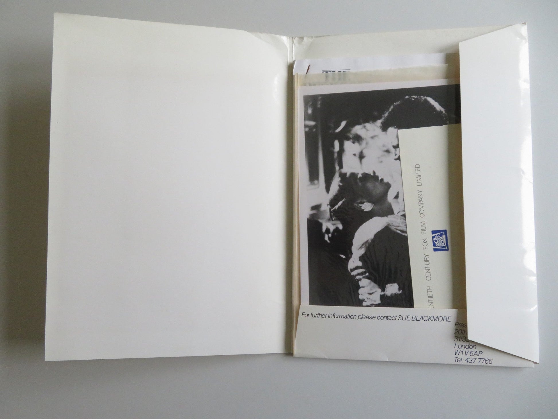 THE BEDROOM WINDOW PRESS KIT 1987 STEVE GUTTENBERG ELIZABETH MCGOVERN Movie posters