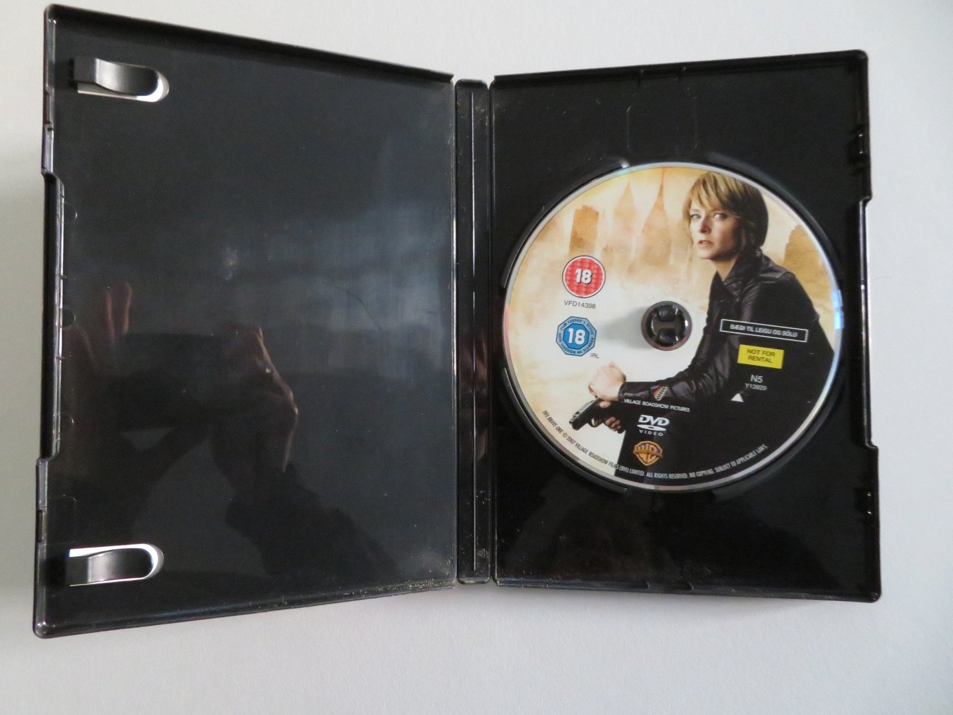 THE BRAVE ONE (DVD) JODIE FOSTER TERRENCE HOWARD 2007 REGION 2 Movie posters